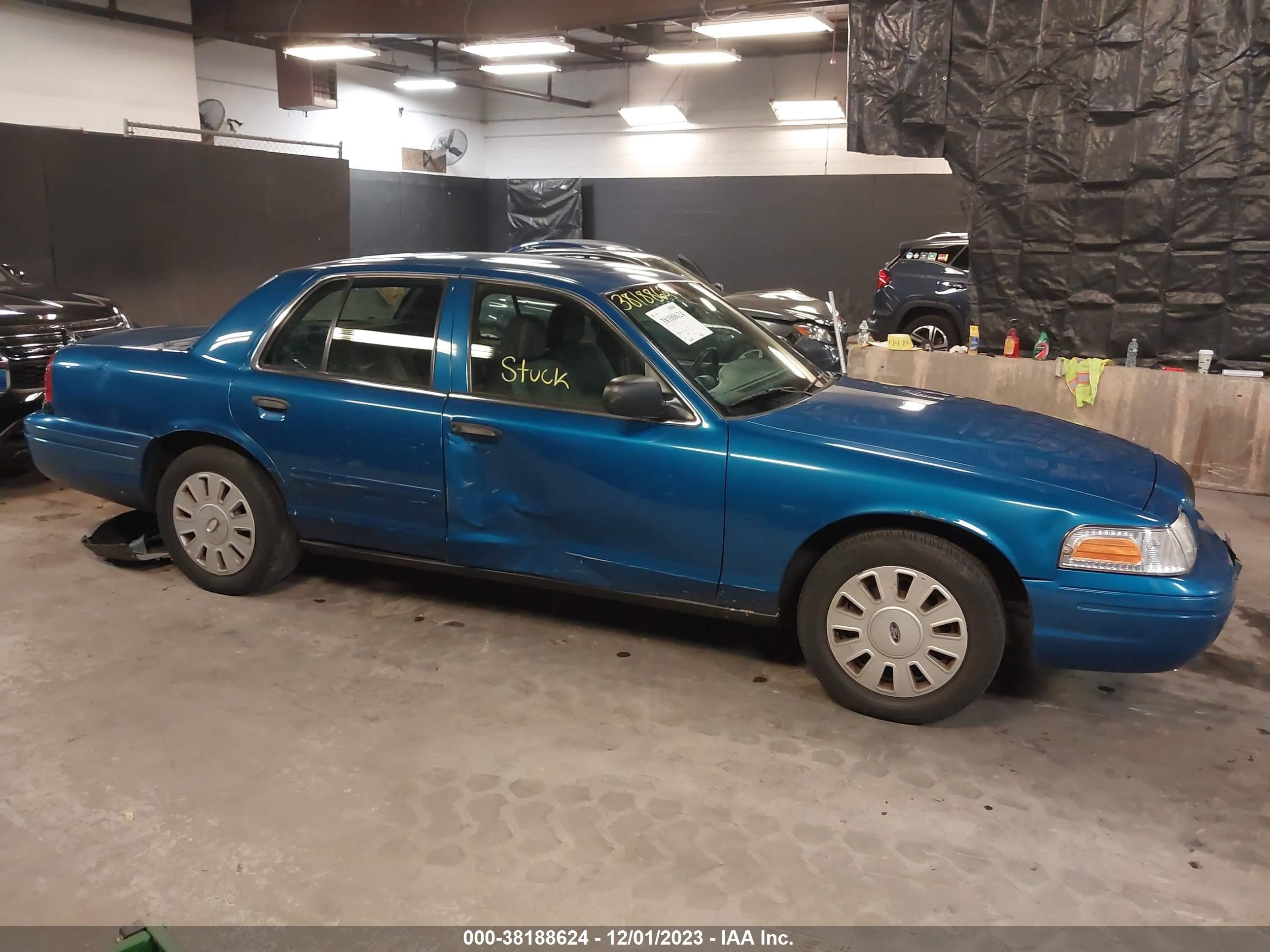 Photo 5 VIN: 2FAFP71V38X176584 - FORD CROWN VICTORIA 