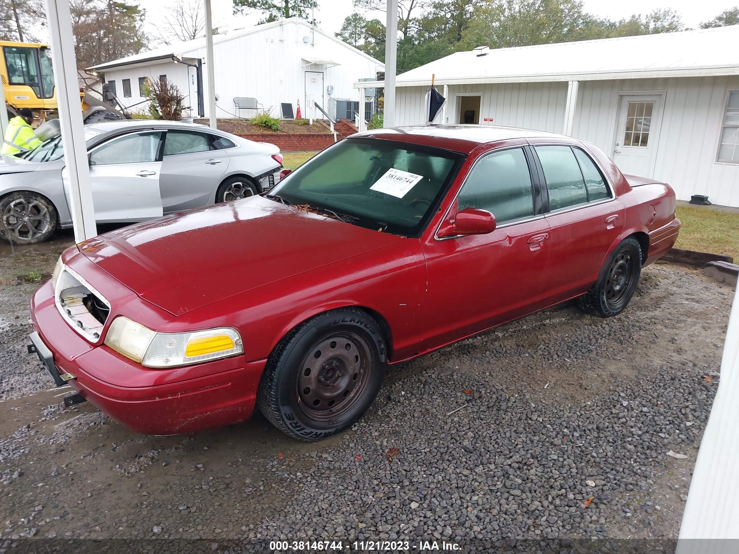 Photo 1 VIN: 2FAFP71V48X170521 - FORD CROWN VICTORIA 