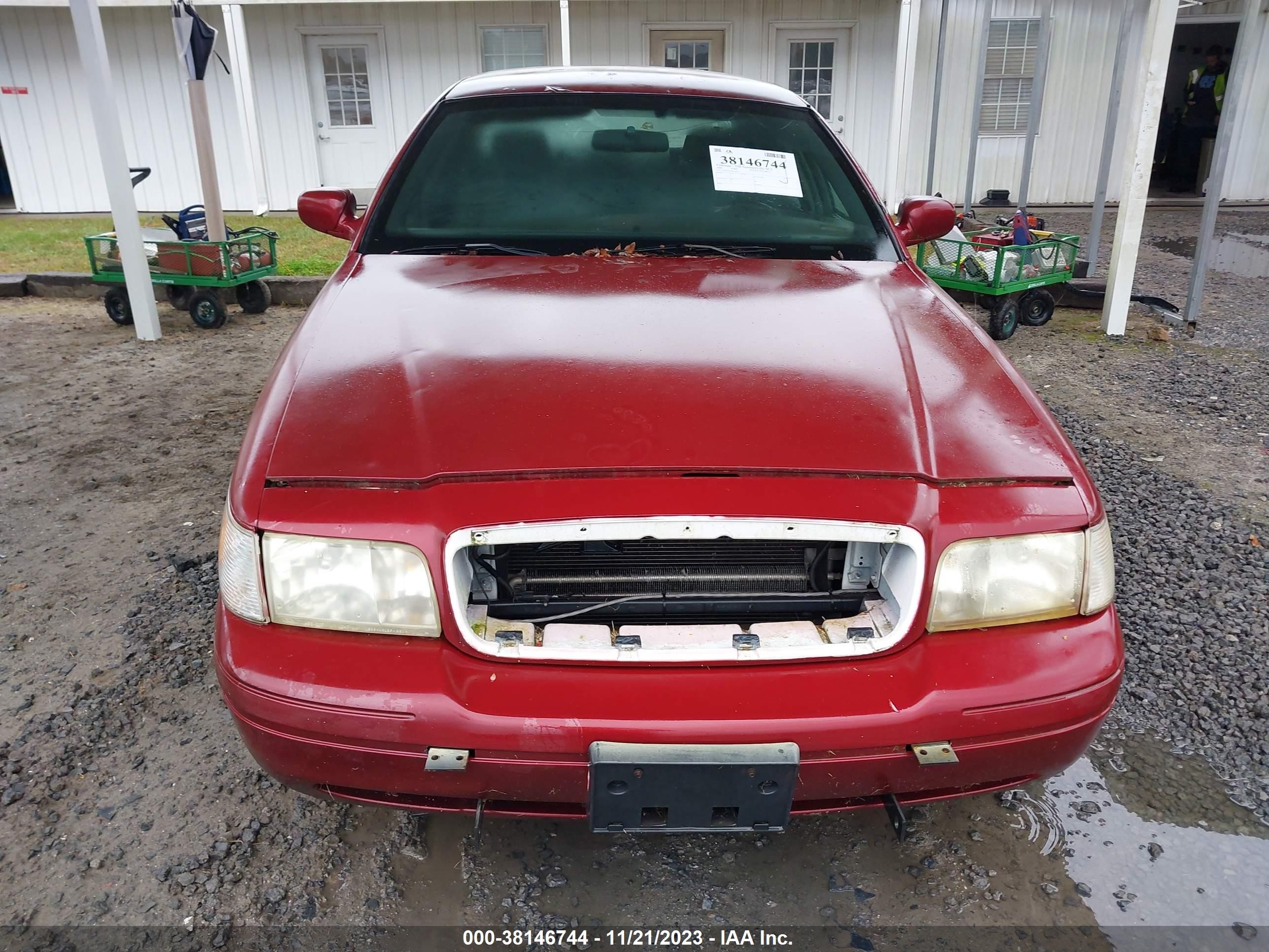 Photo 5 VIN: 2FAFP71V48X170521 - FORD CROWN VICTORIA 