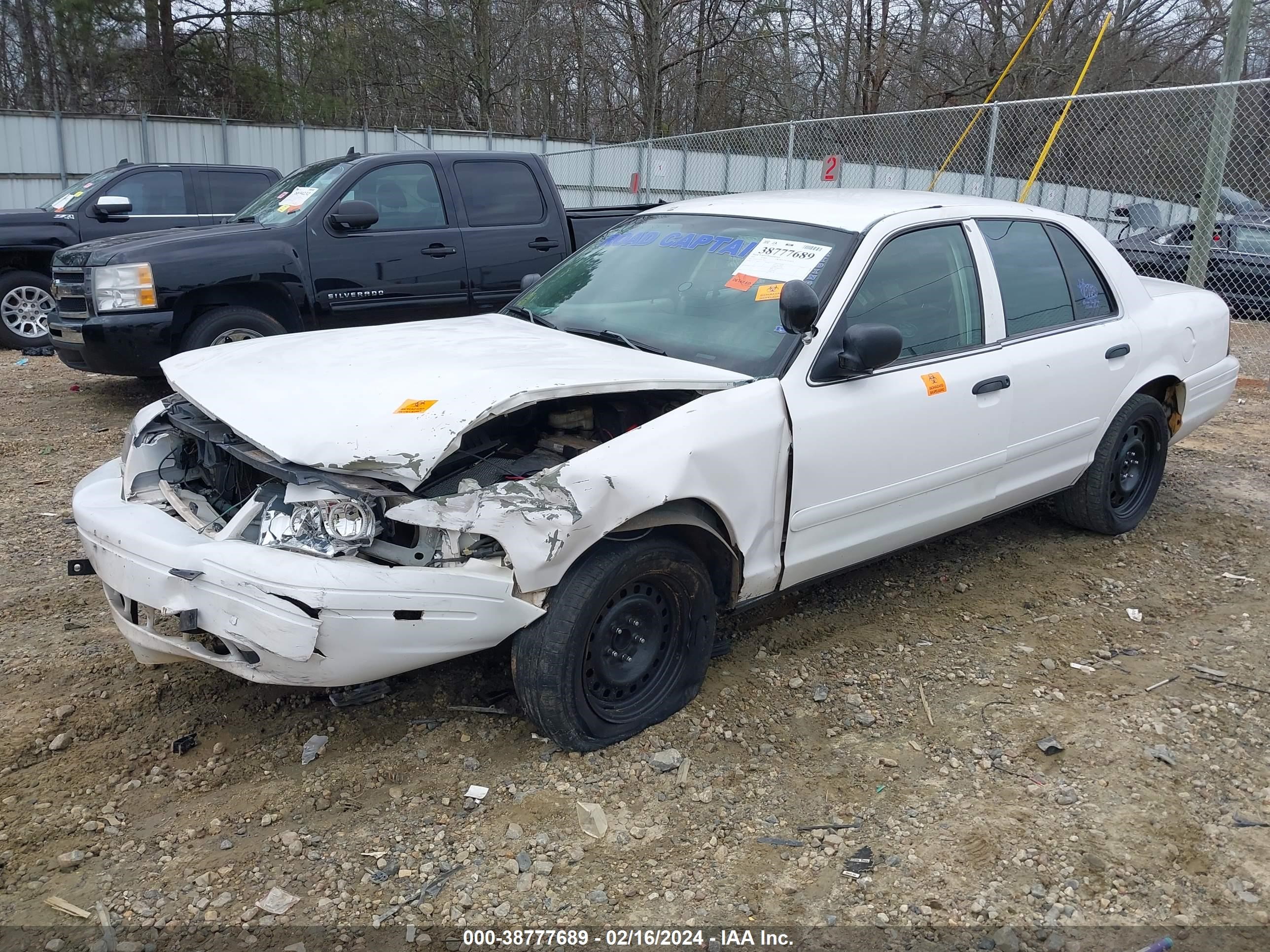 Photo 1 VIN: 2FAFP71V78X138582 - FORD CROWN VICTORIA 