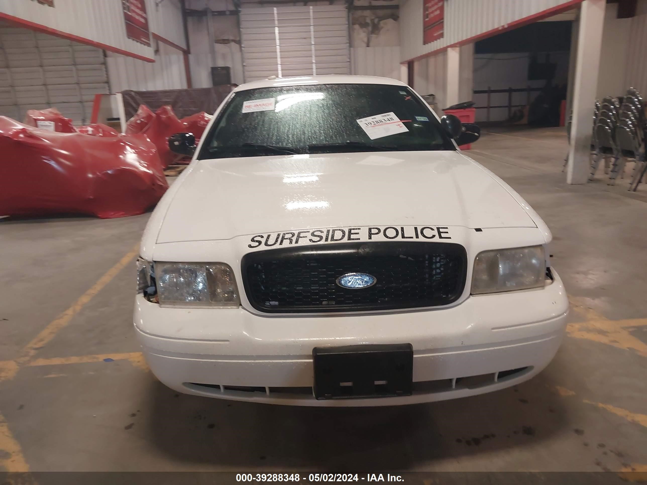 Photo 11 VIN: 2FAFP71V78X146486 - FORD CROWN VICTORIA 