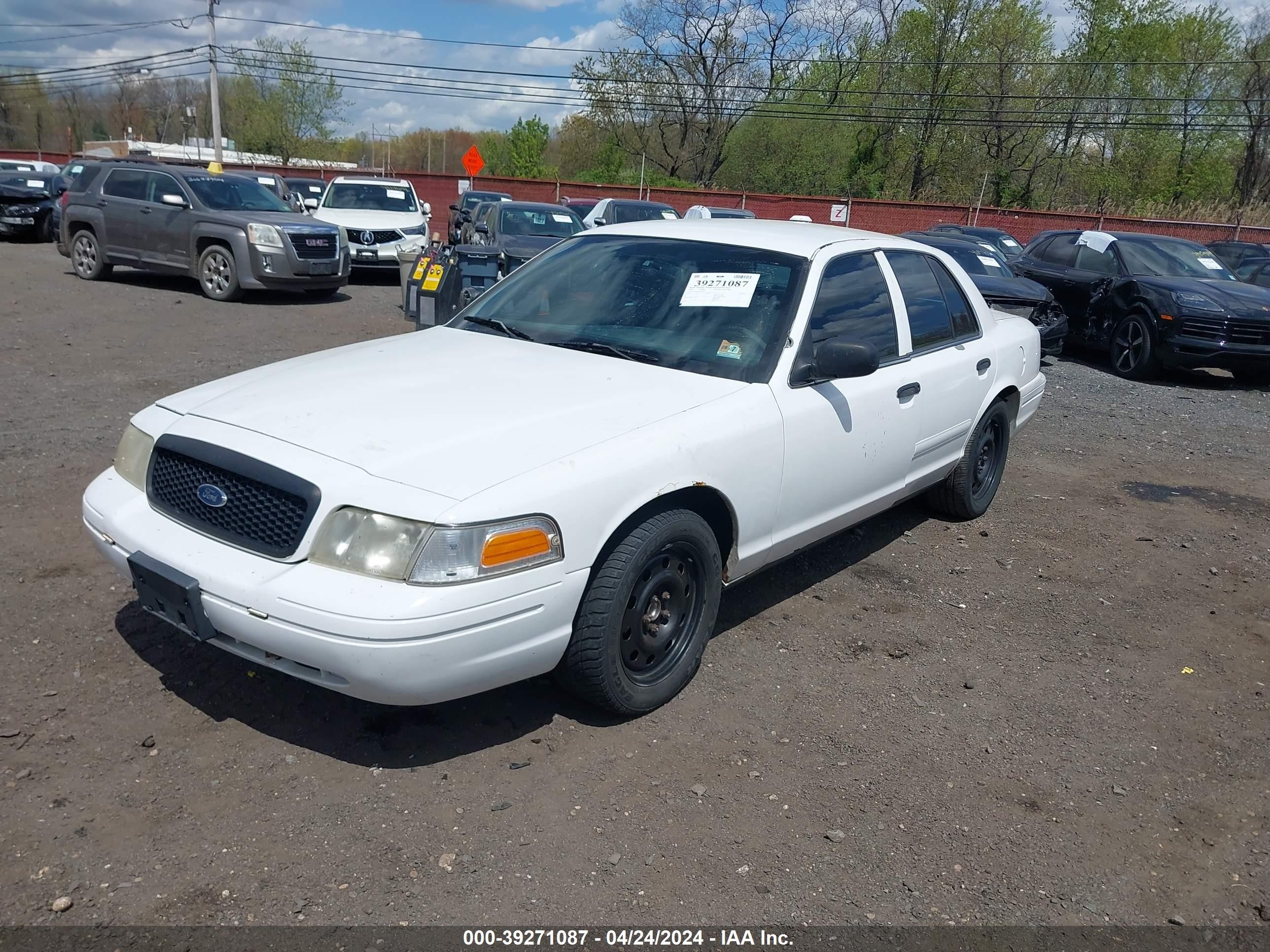 Photo 1 VIN: 2FAFP71V78X162655 - FORD CROWN VICTORIA 