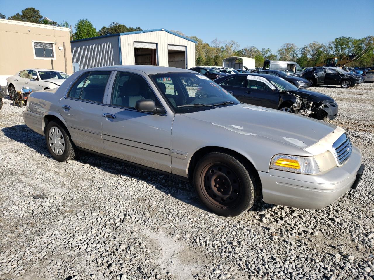 Photo 3 VIN: 2FAFP71V88X106630 - FORD CROWN VICTORIA 