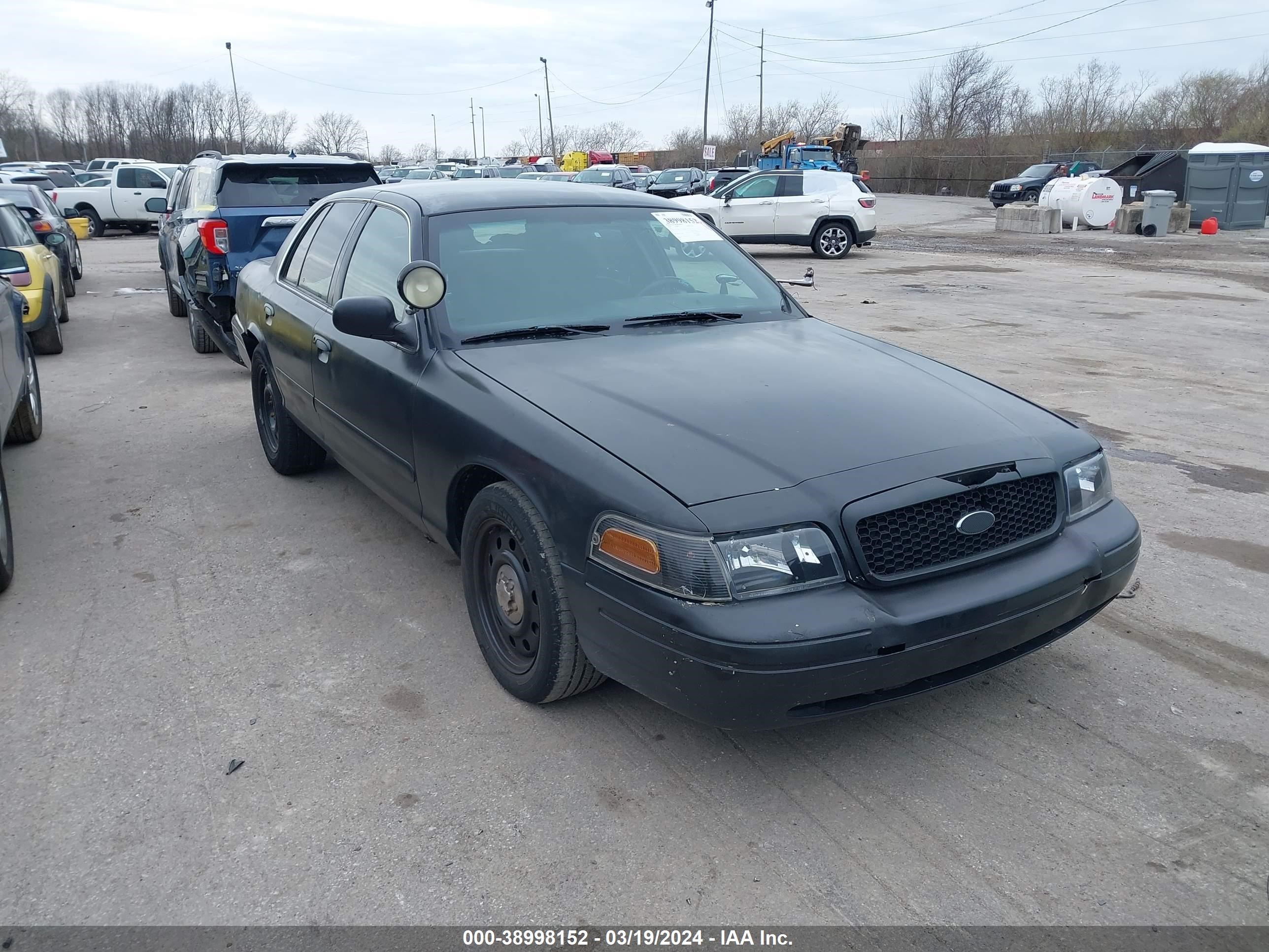 Photo 0 VIN: 2FAFP71V88X134959 - FORD CROWN VICTORIA 