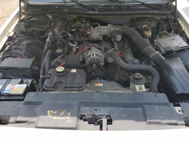 Photo 10 VIN: 2FAFP71V88X138719 - FORD CROWN VIC 