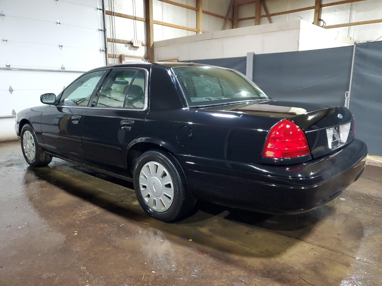 Photo 1 VIN: 2FAFP71V88X144312 - FORD CROWN VICTORIA 