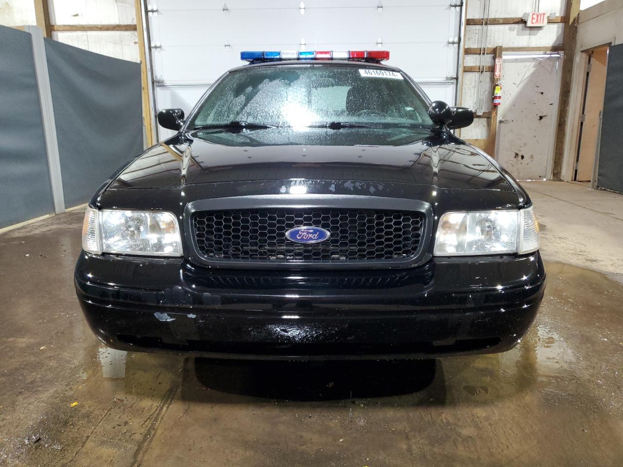 Photo 4 VIN: 2FAFP71VX8X101445 - FORD CROWN VICTORIA 