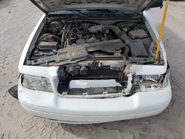 Photo 10 VIN: 2FAFP71VX8X178008 - FORD CROWN VIC 