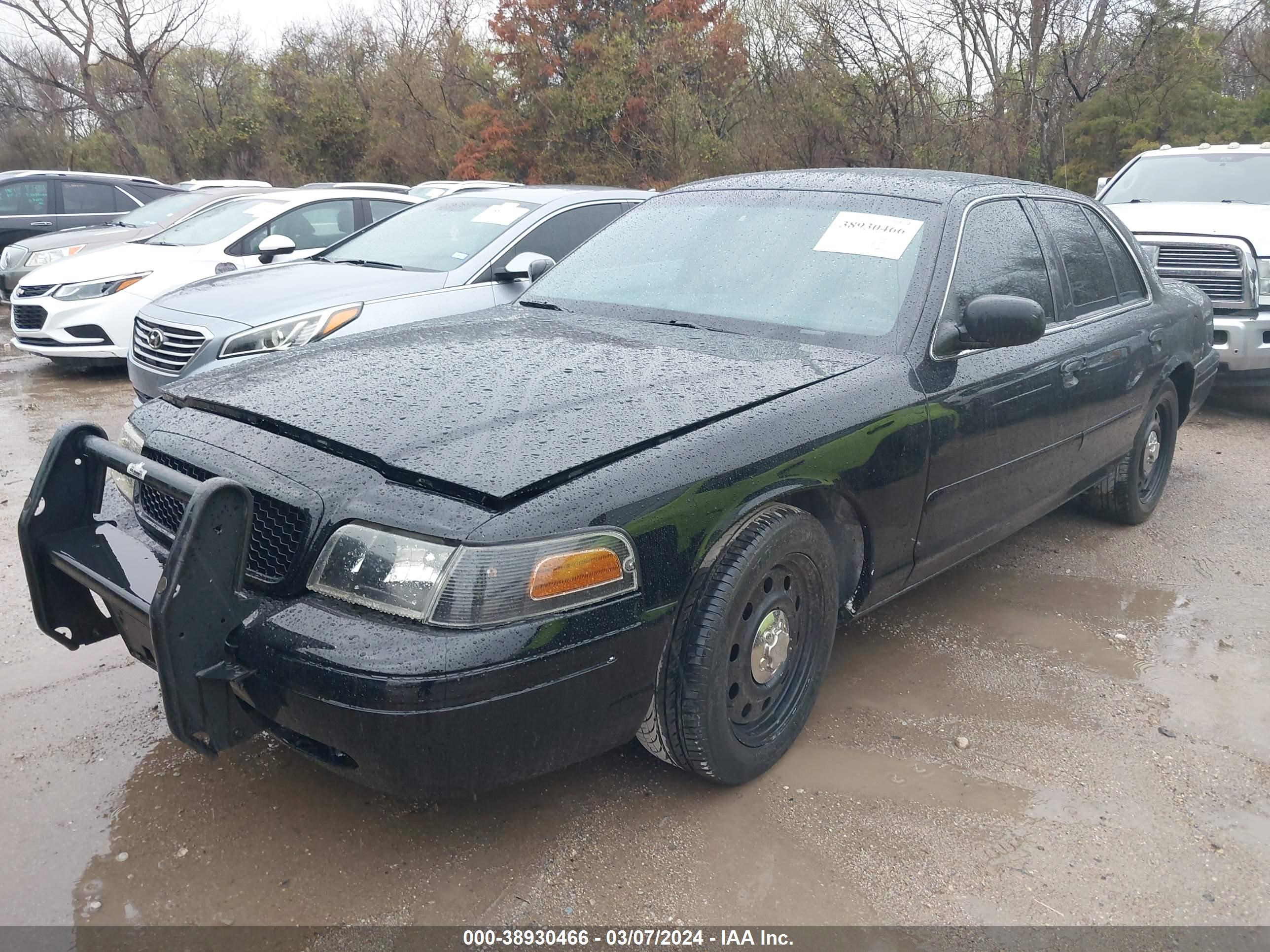 Photo 1 VIN: 2FAFP71W01X144304 - FORD CROWN VICTORIA 