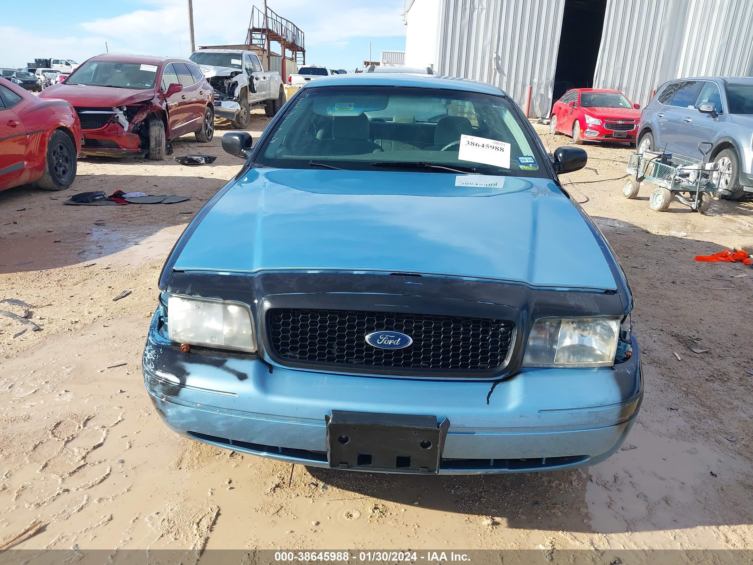 Photo 11 VIN: 2FAFP71W04X134912 - FORD CROWN VICTORIA 