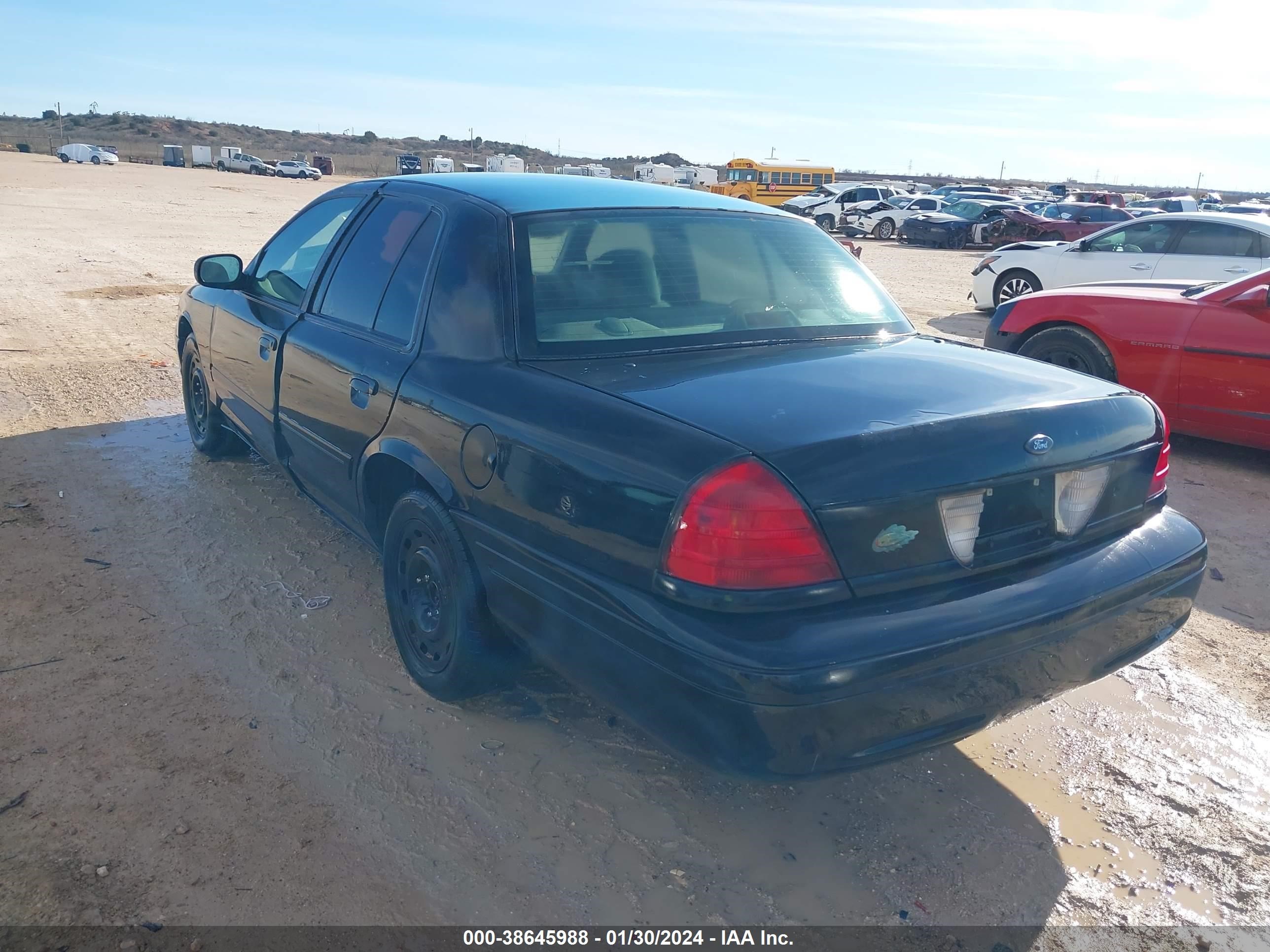 Photo 2 VIN: 2FAFP71W04X134912 - FORD CROWN VICTORIA 