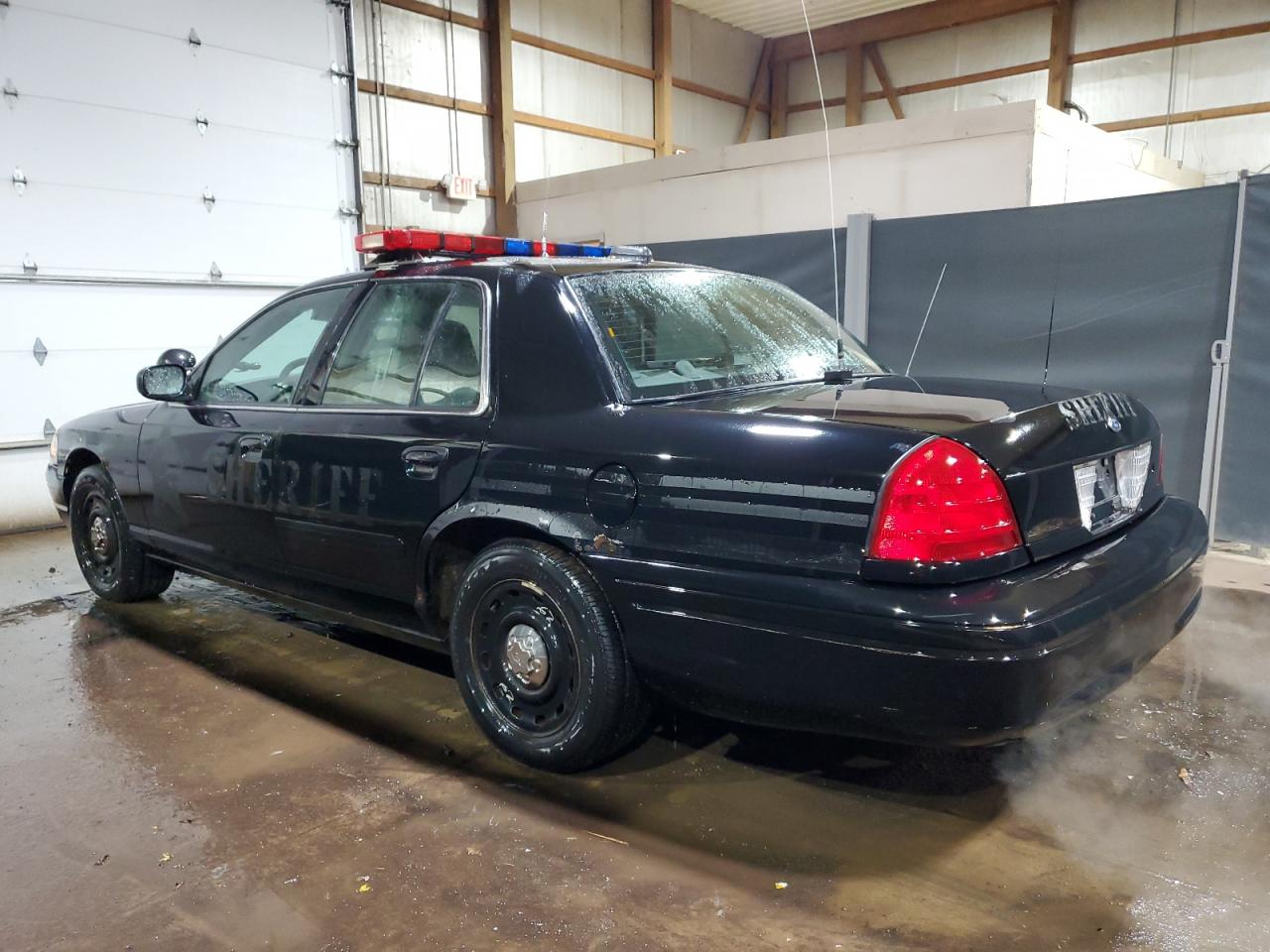 Photo 1 VIN: 2FAFP71W05X112524 - FORD CROWN VICTORIA 