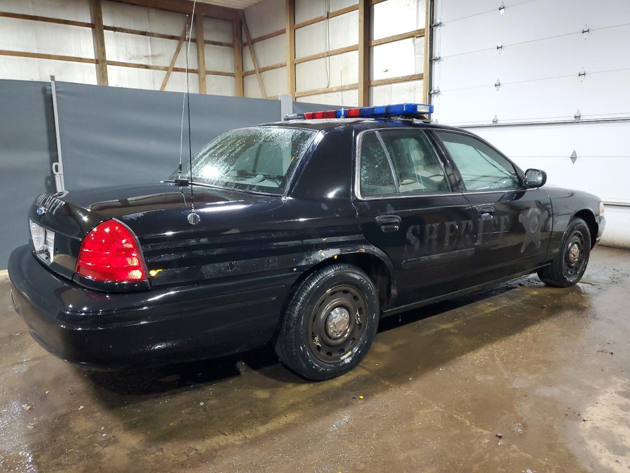 Photo 2 VIN: 2FAFP71W05X112524 - FORD CROWN VICTORIA 