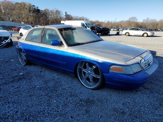 Photo 3 VIN: 2FAFP71W0YX197093 - FORD CROWN VIC 