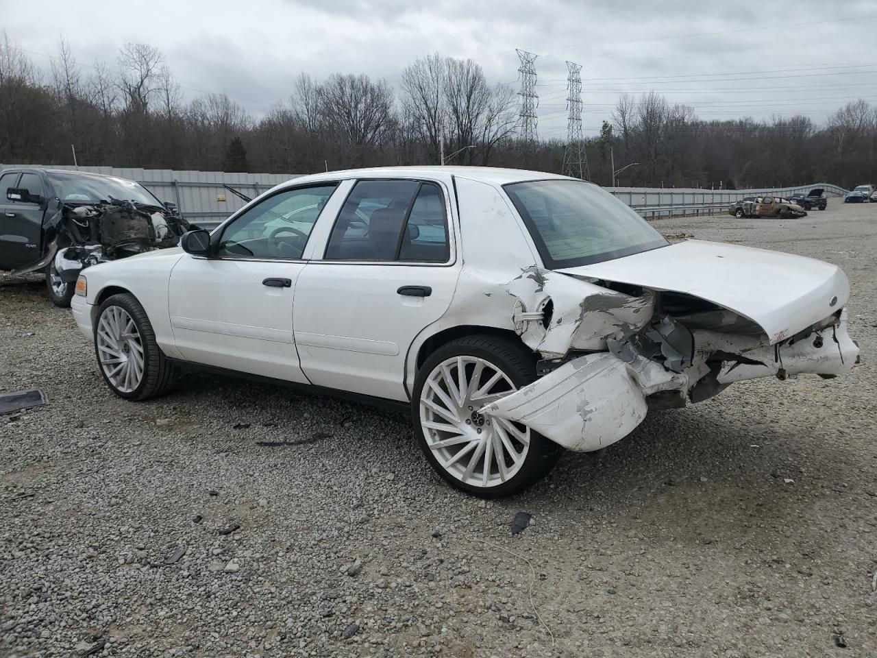 Photo 1 VIN: 2FAFP71W15X171470 - FORD CROWN VICTORIA 