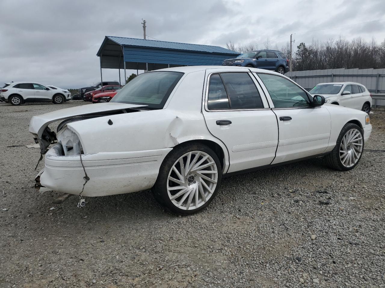 Photo 2 VIN: 2FAFP71W15X171470 - FORD CROWN VICTORIA 