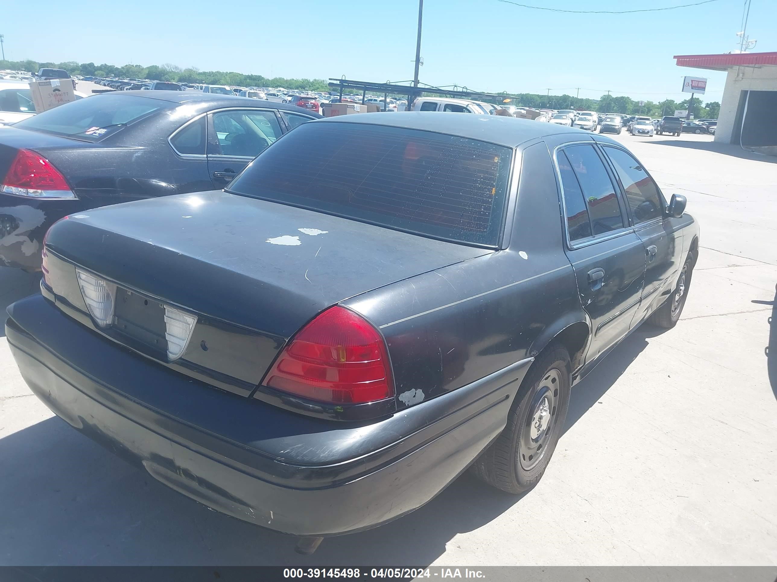 Photo 3 VIN: 2FAFP71W16X138938 - FORD CROWN VICTORIA 