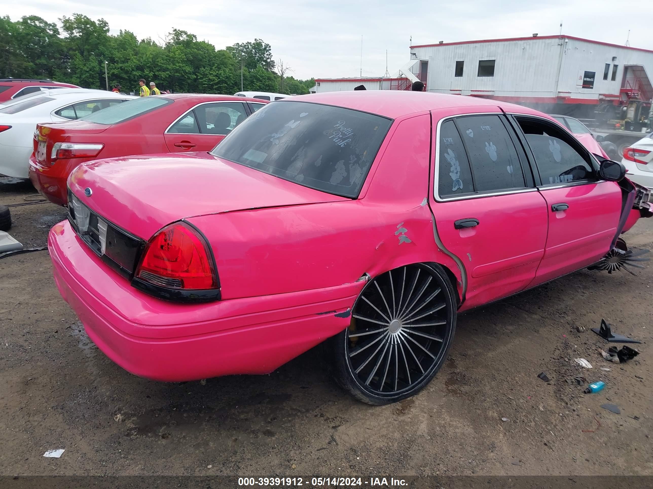 Photo 3 VIN: 2FAFP71W16X149065 - FORD CROWN VICTORIA 