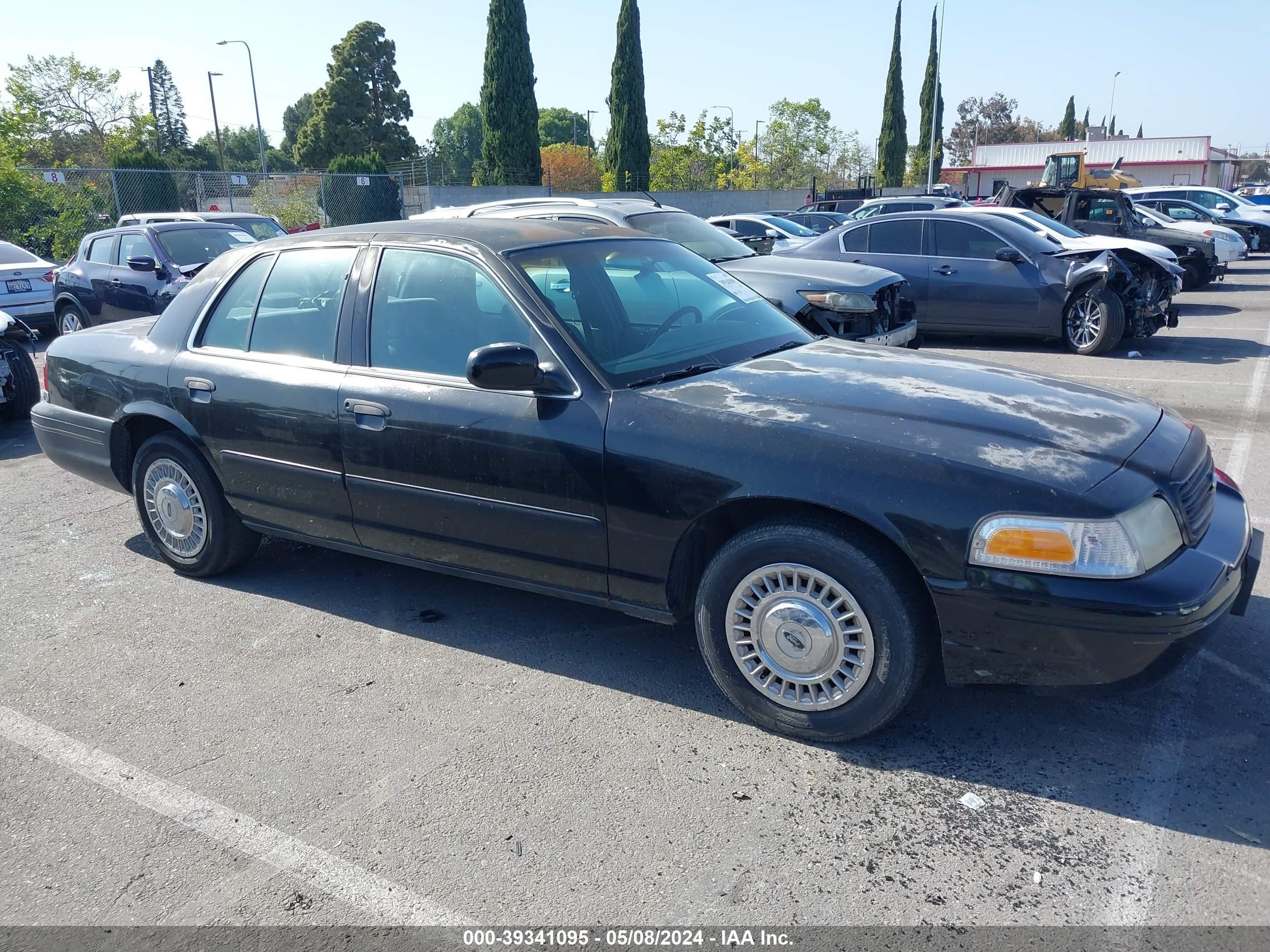 Photo 12 VIN: 2FAFP71W1XX173643 - FORD CROWN VICTORIA 