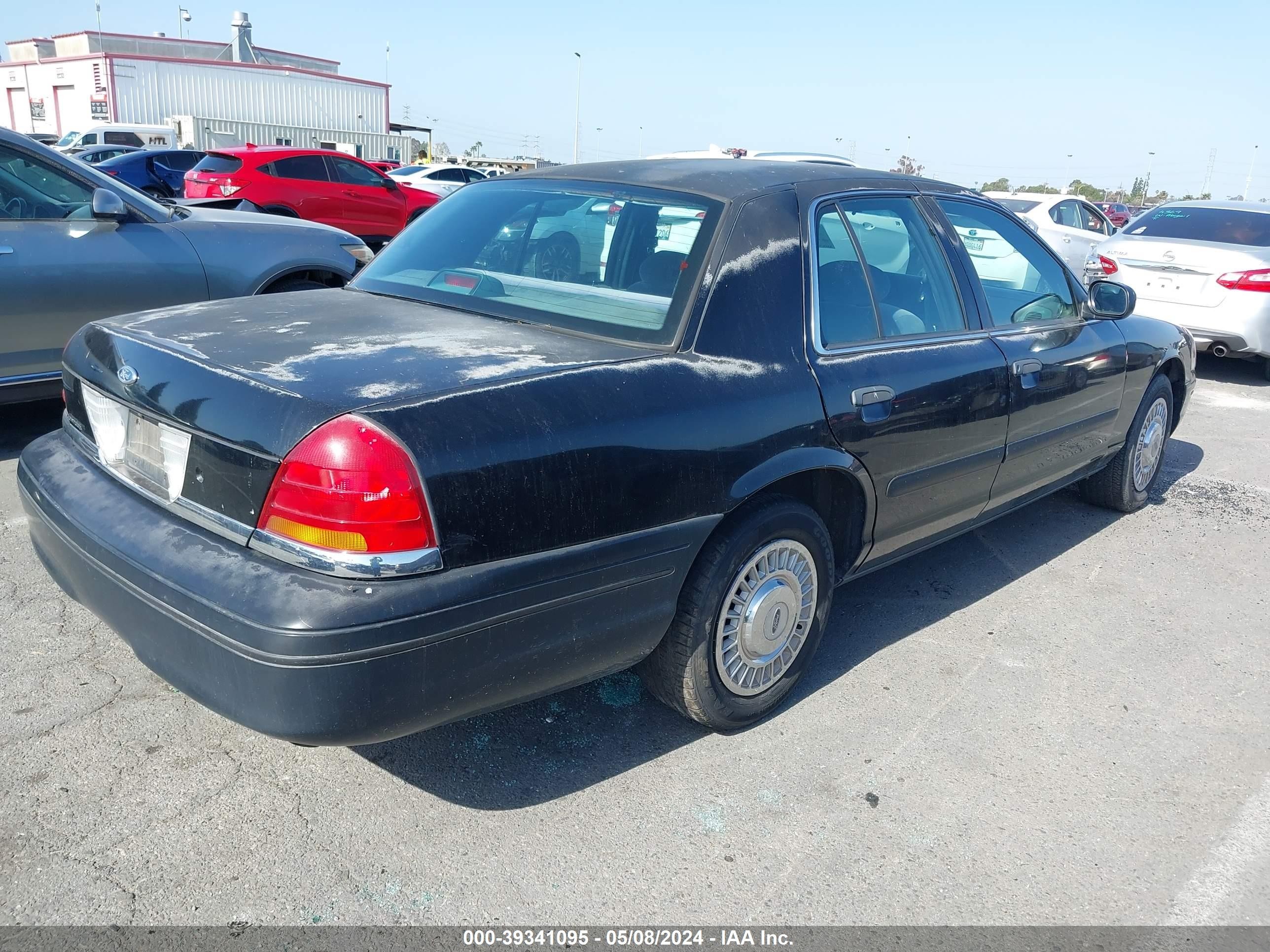 Photo 3 VIN: 2FAFP71W1XX173643 - FORD CROWN VICTORIA 