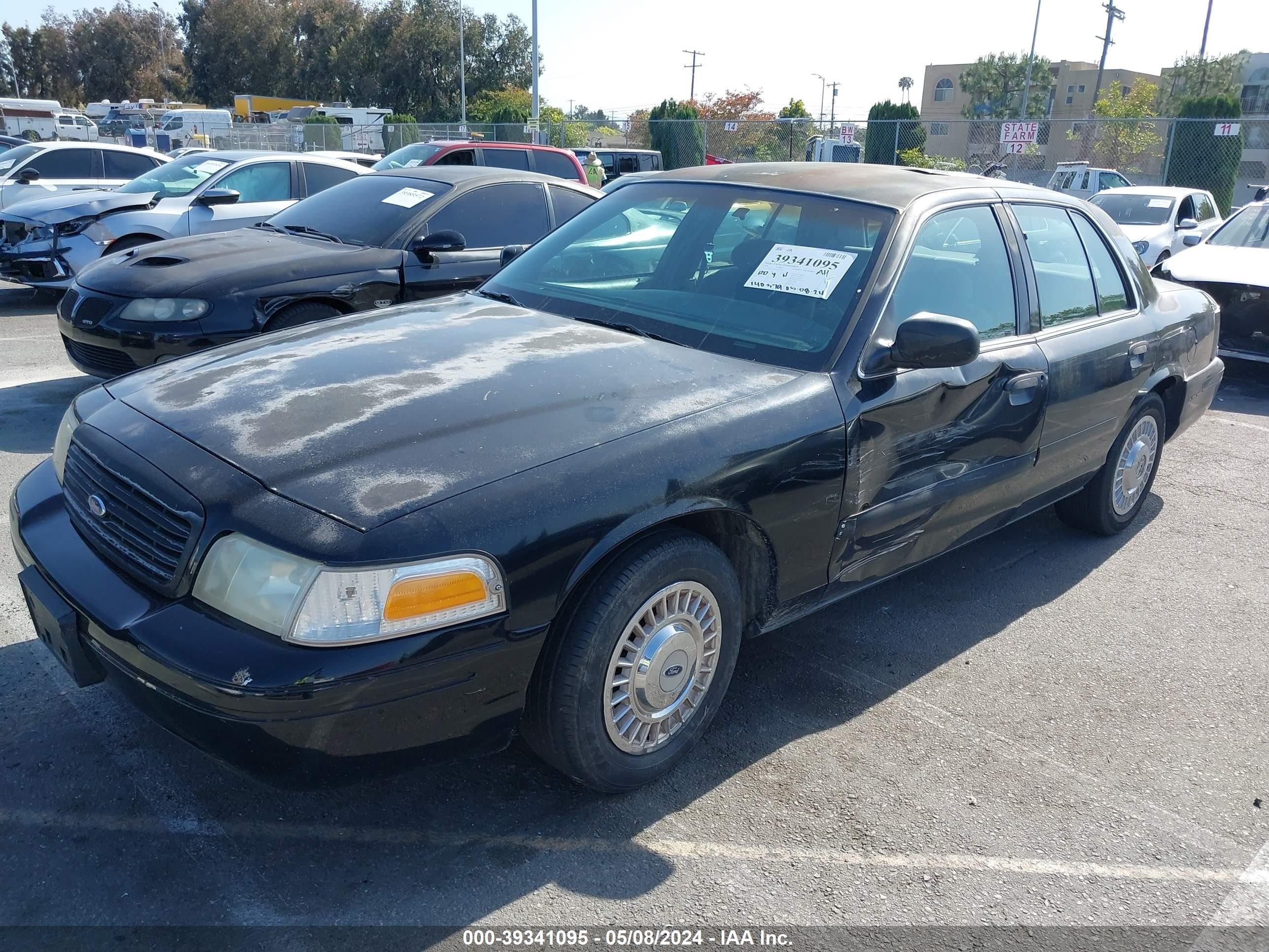 Photo 5 VIN: 2FAFP71W1XX173643 - FORD CROWN VICTORIA 