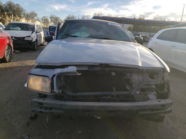 Photo 4 VIN: 2FAFP71W1YX202222 - FORD CROWN VIC 