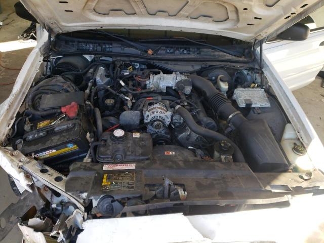 Photo 10 VIN: 2FAFP71W25X149560 - FORD CROWN VIC 