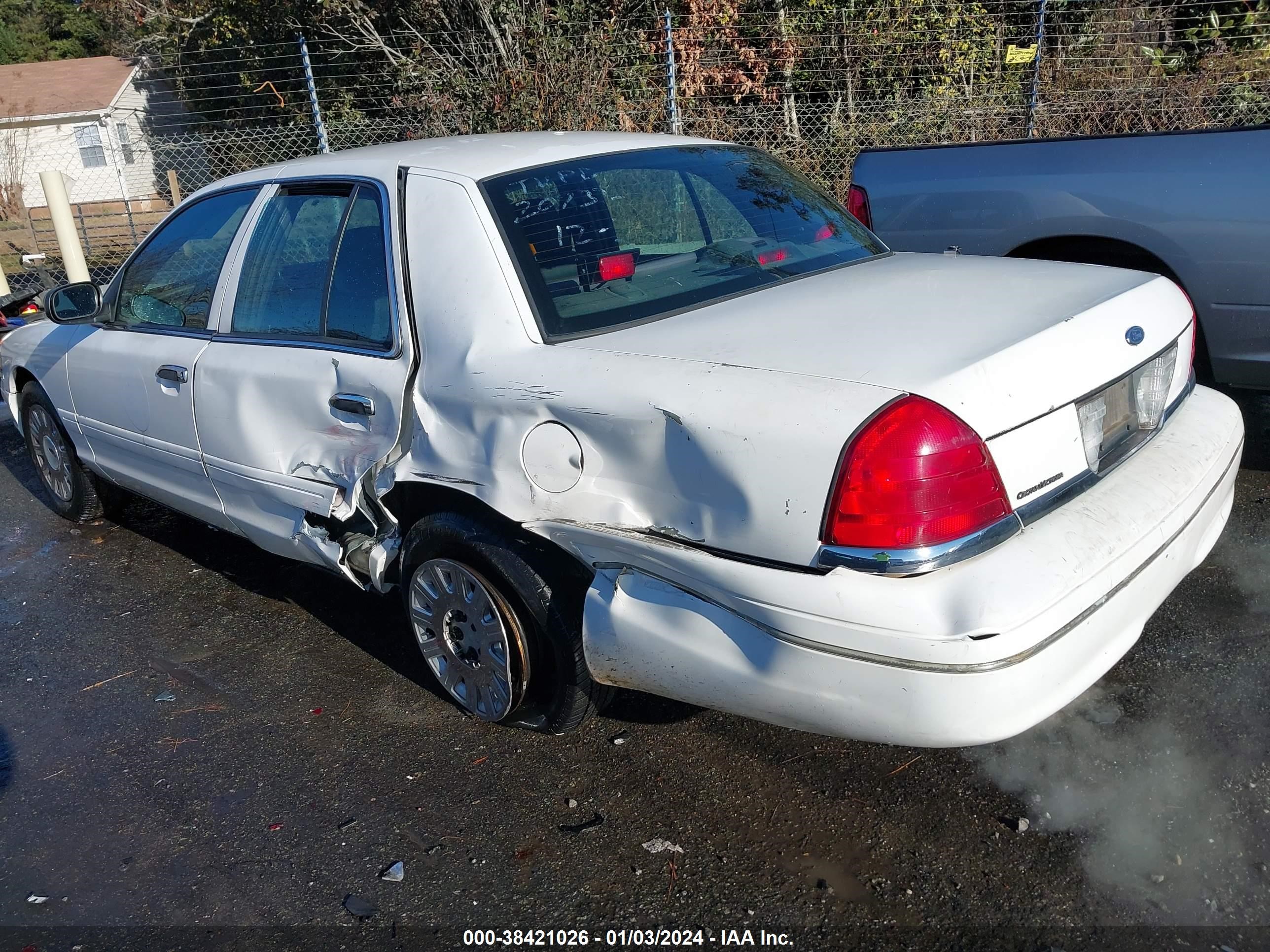 Photo 2 VIN: 2FAFP71W34X175566 - FORD CROWN VICTORIA 