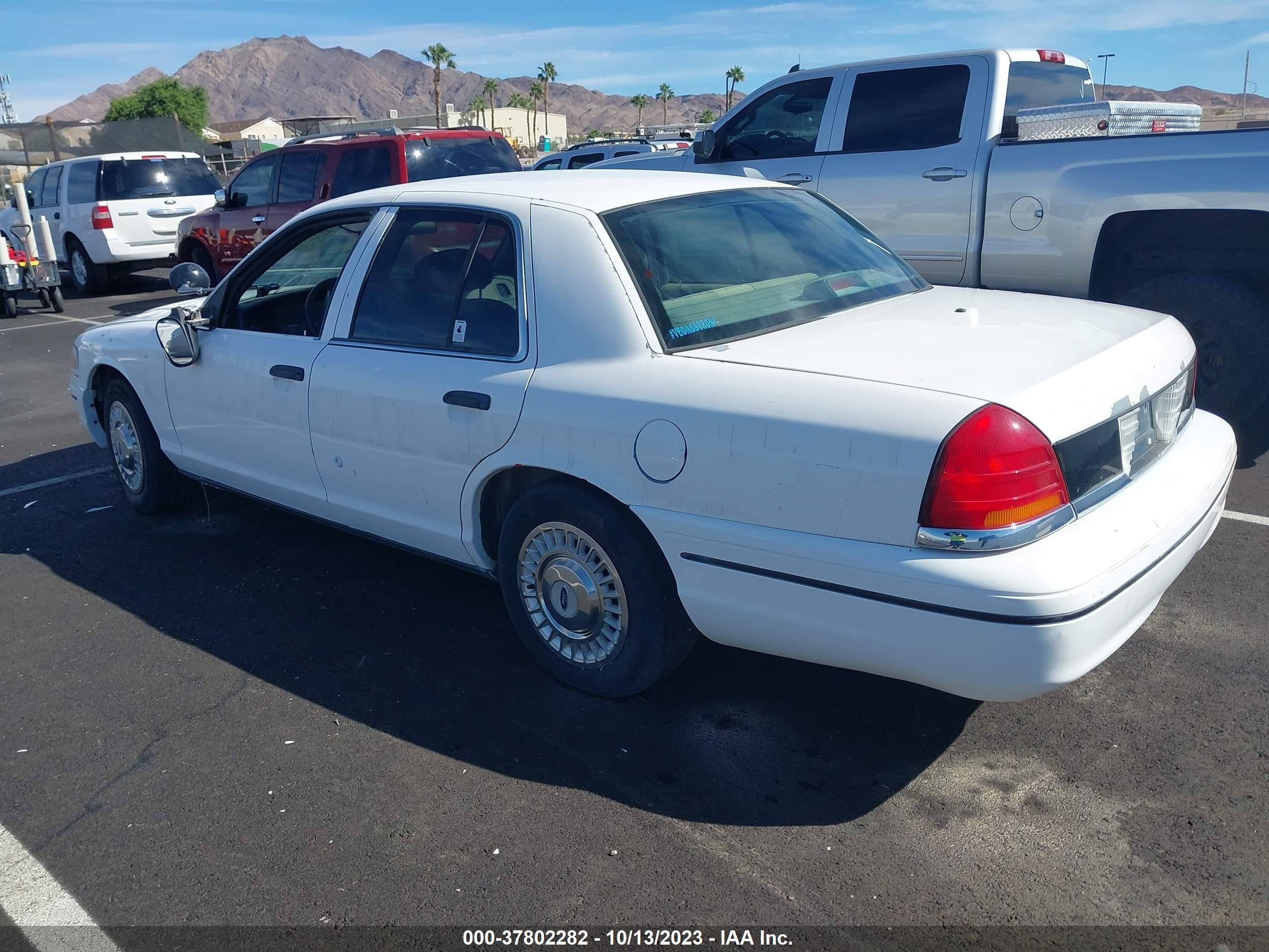 Photo 2 VIN: 2FAFP71W3XX149778 - FORD CROWN VICTORIA 