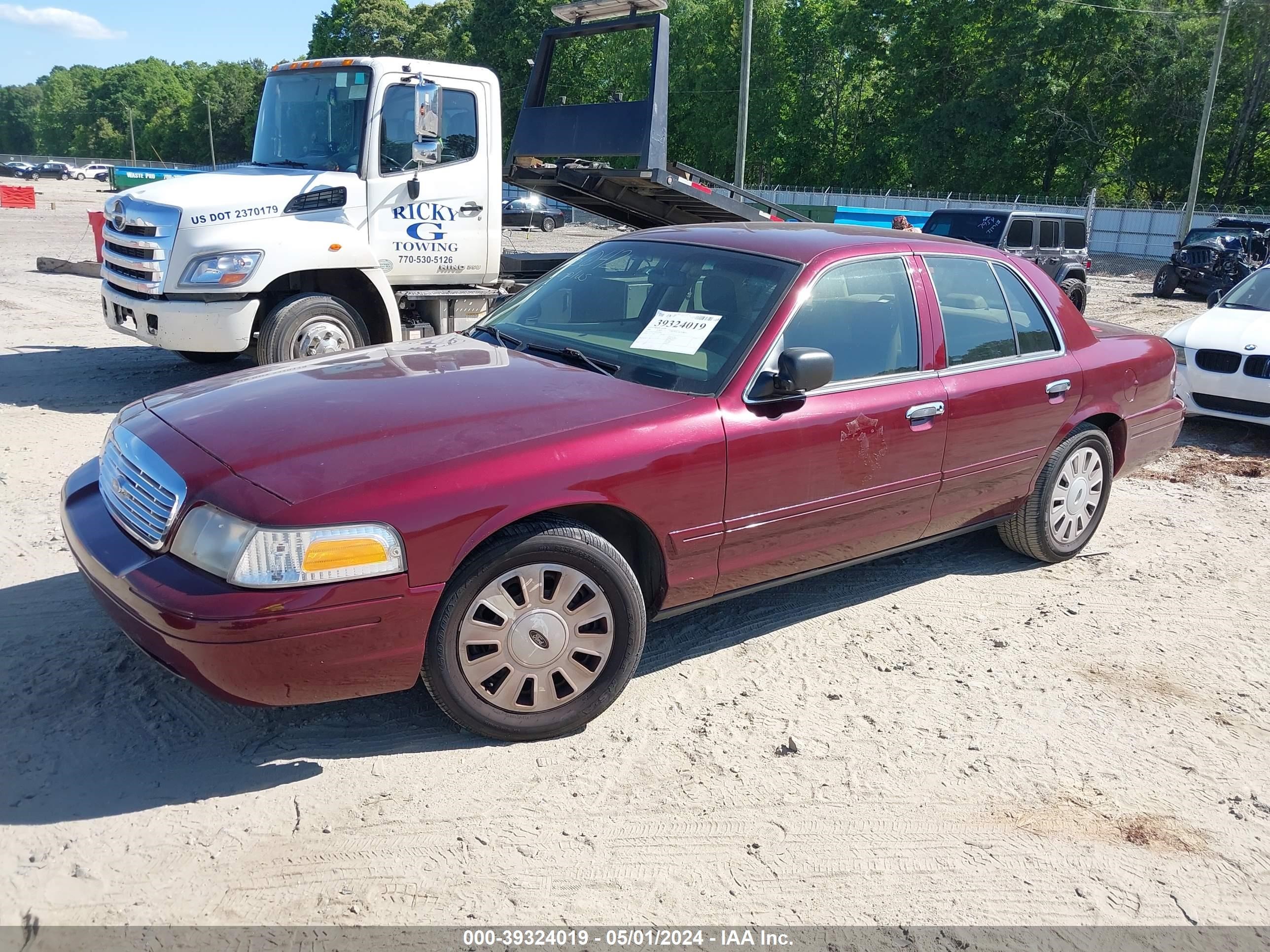 Photo 1 VIN: 2FAFP71W46X107862 - FORD CROWN VICTORIA 