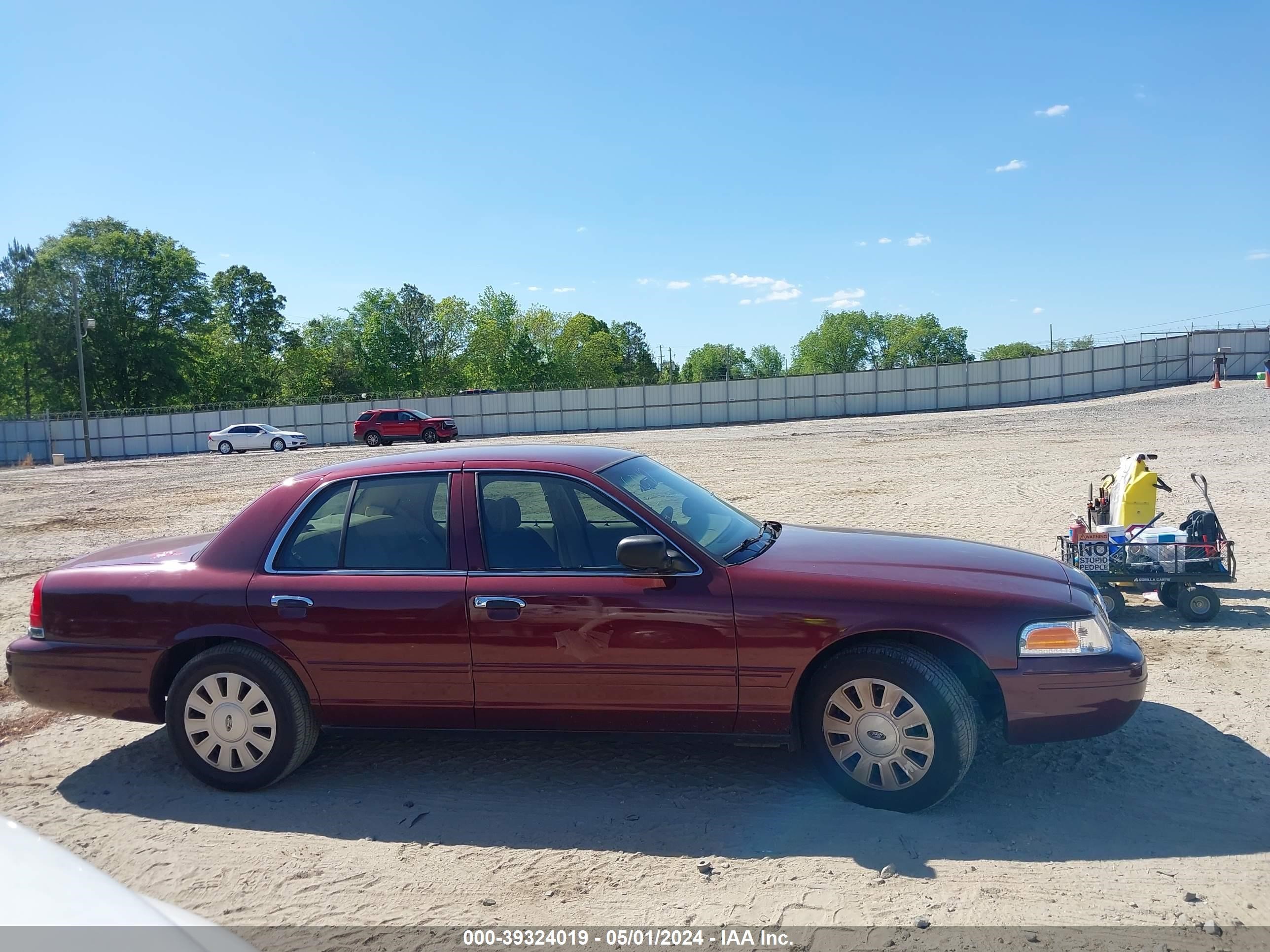 Photo 12 VIN: 2FAFP71W46X107862 - FORD CROWN VICTORIA 