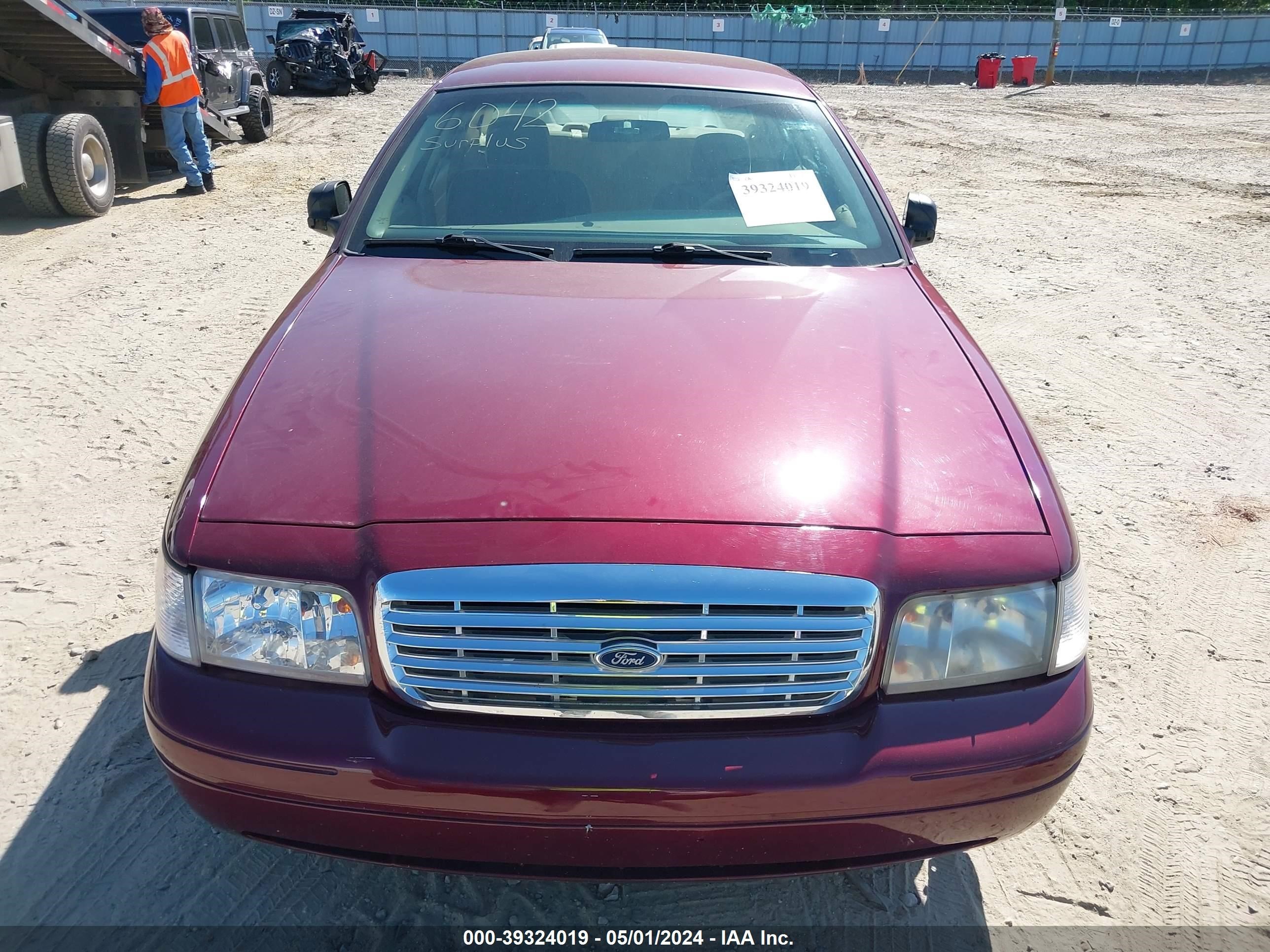 Photo 5 VIN: 2FAFP71W46X107862 - FORD CROWN VICTORIA 