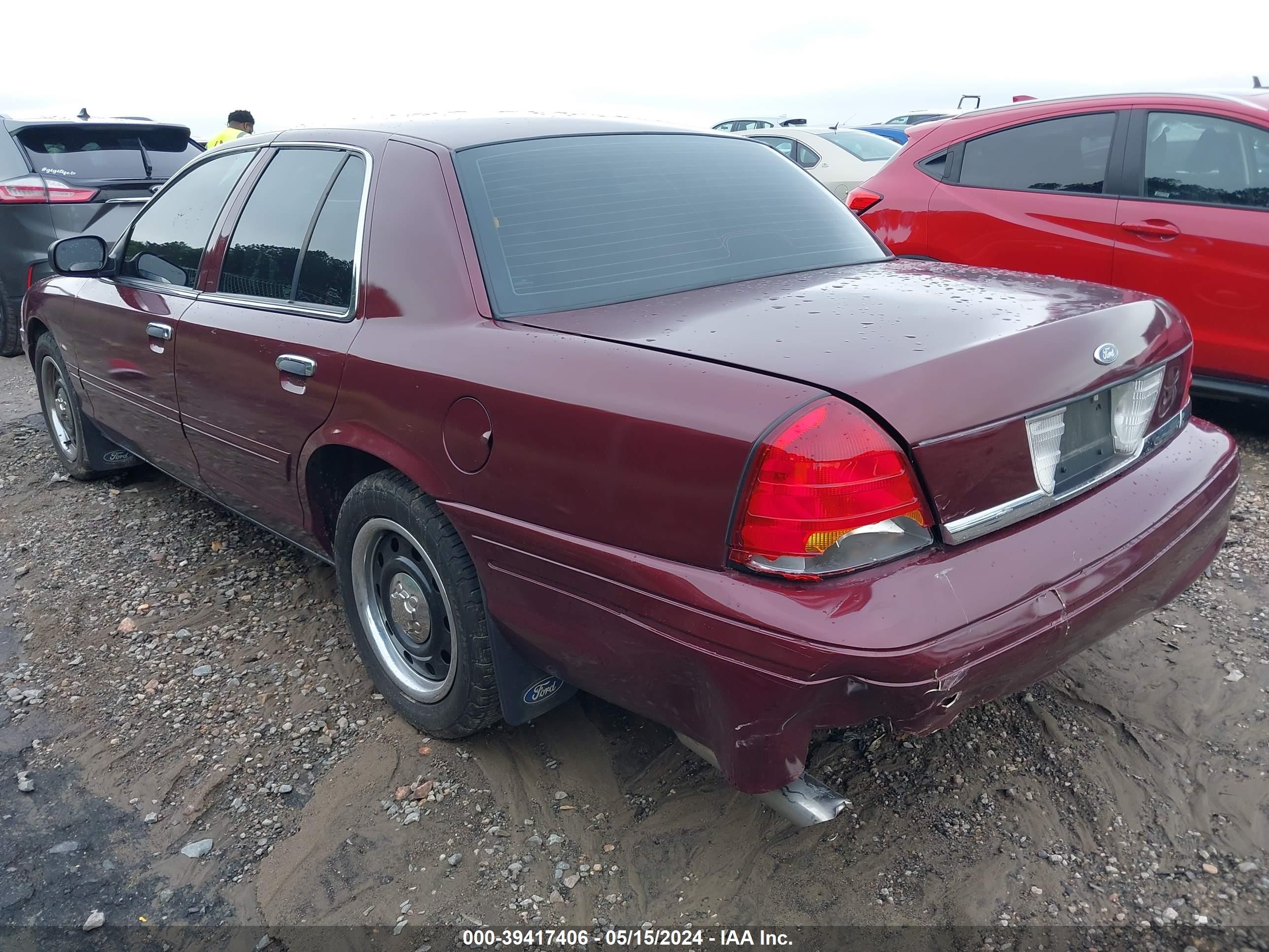 Photo 2 VIN: 2FAFP71W47X107569 - FORD CROWN VICTORIA 