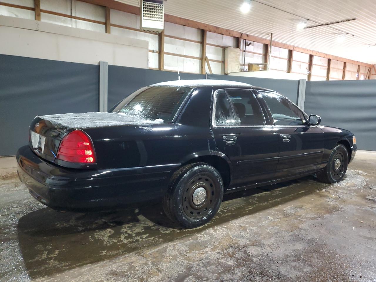 Photo 2 VIN: 2FAFP71W54X102036 - FORD CROWN VICTORIA 