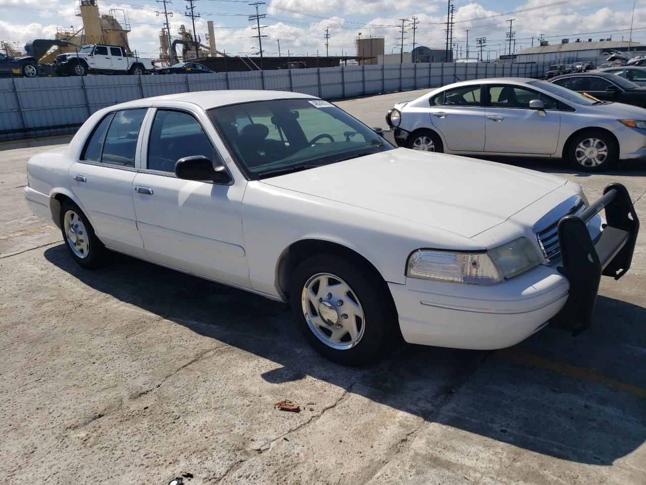 Photo 3 VIN: 2FAFP71W5WX138487 - FORD CROWN VICTORIA 