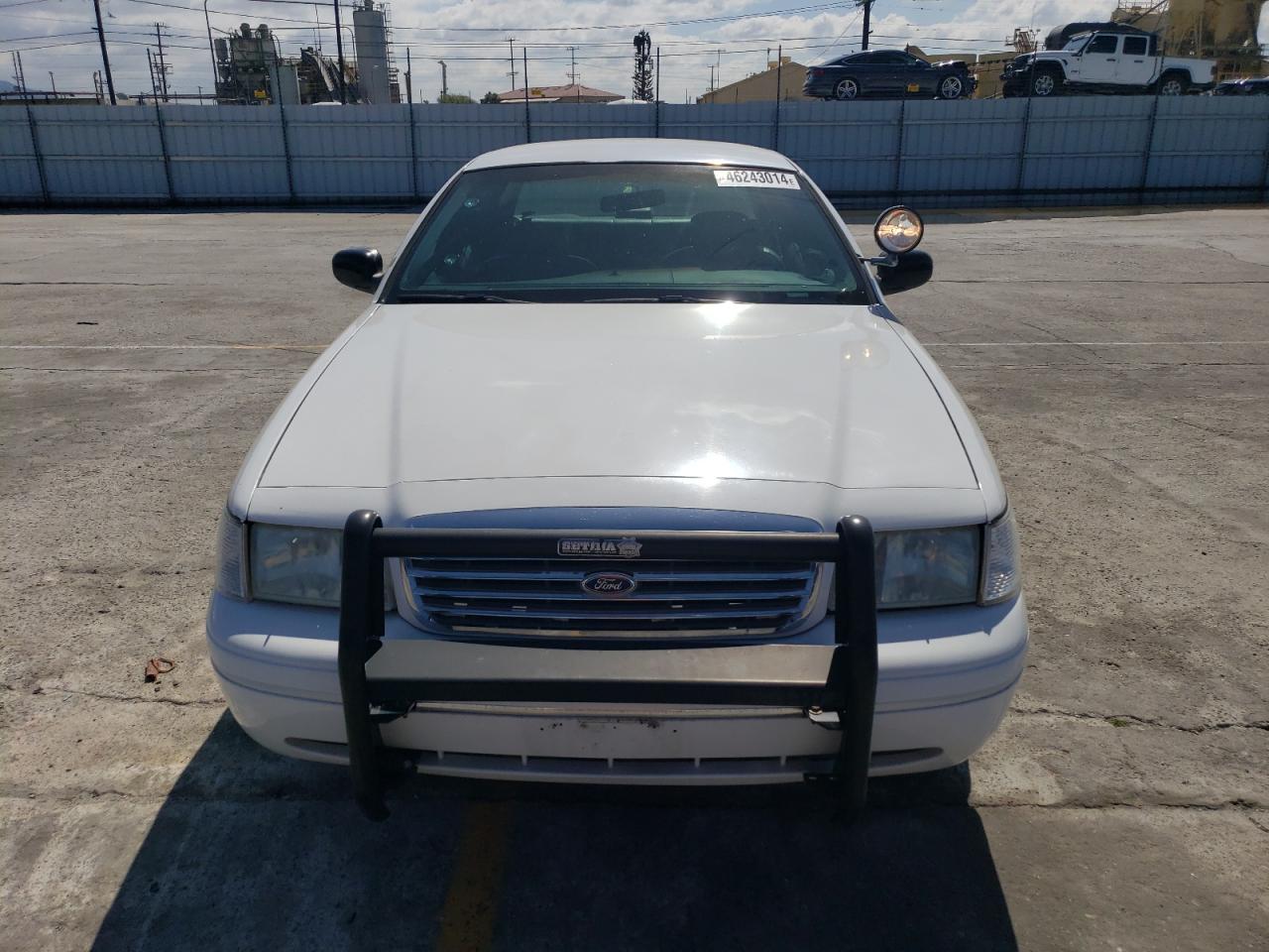 Photo 4 VIN: 2FAFP71W5WX138487 - FORD CROWN VICTORIA 