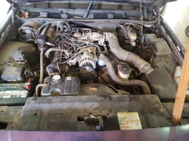 Photo 10 VIN: 2FAFP71W72X156869 - FORD CROWN VIC 