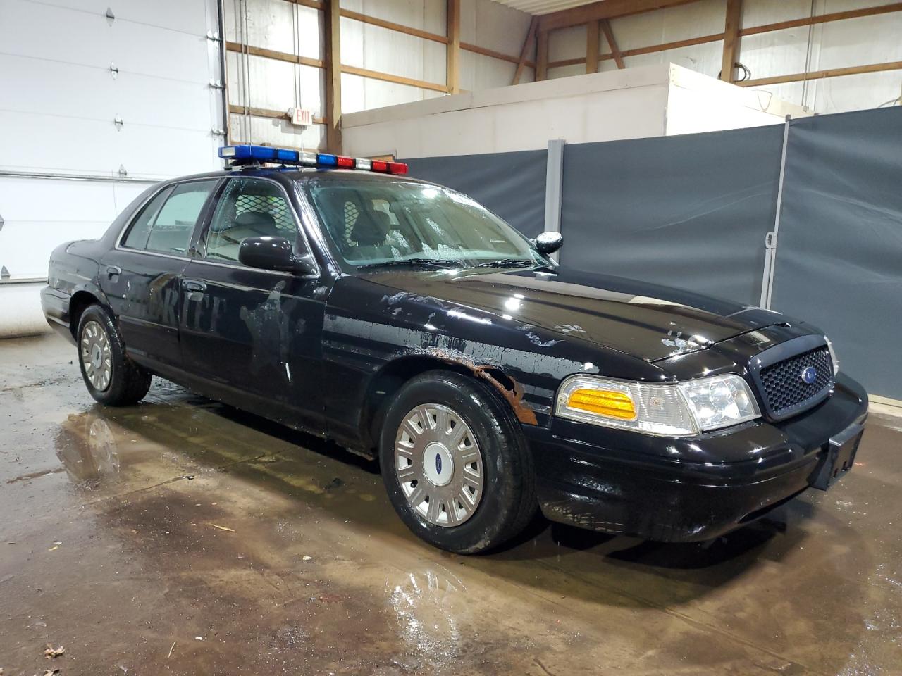 Photo 3 VIN: 2FAFP71W73X179666 - FORD CROWN VICTORIA 