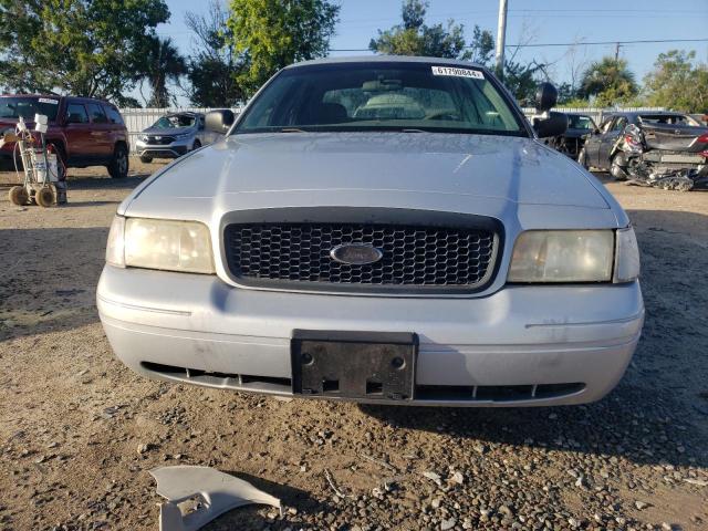 Photo 4 VIN: 2FAFP71W81X146740 - FORD CROWN VIC 