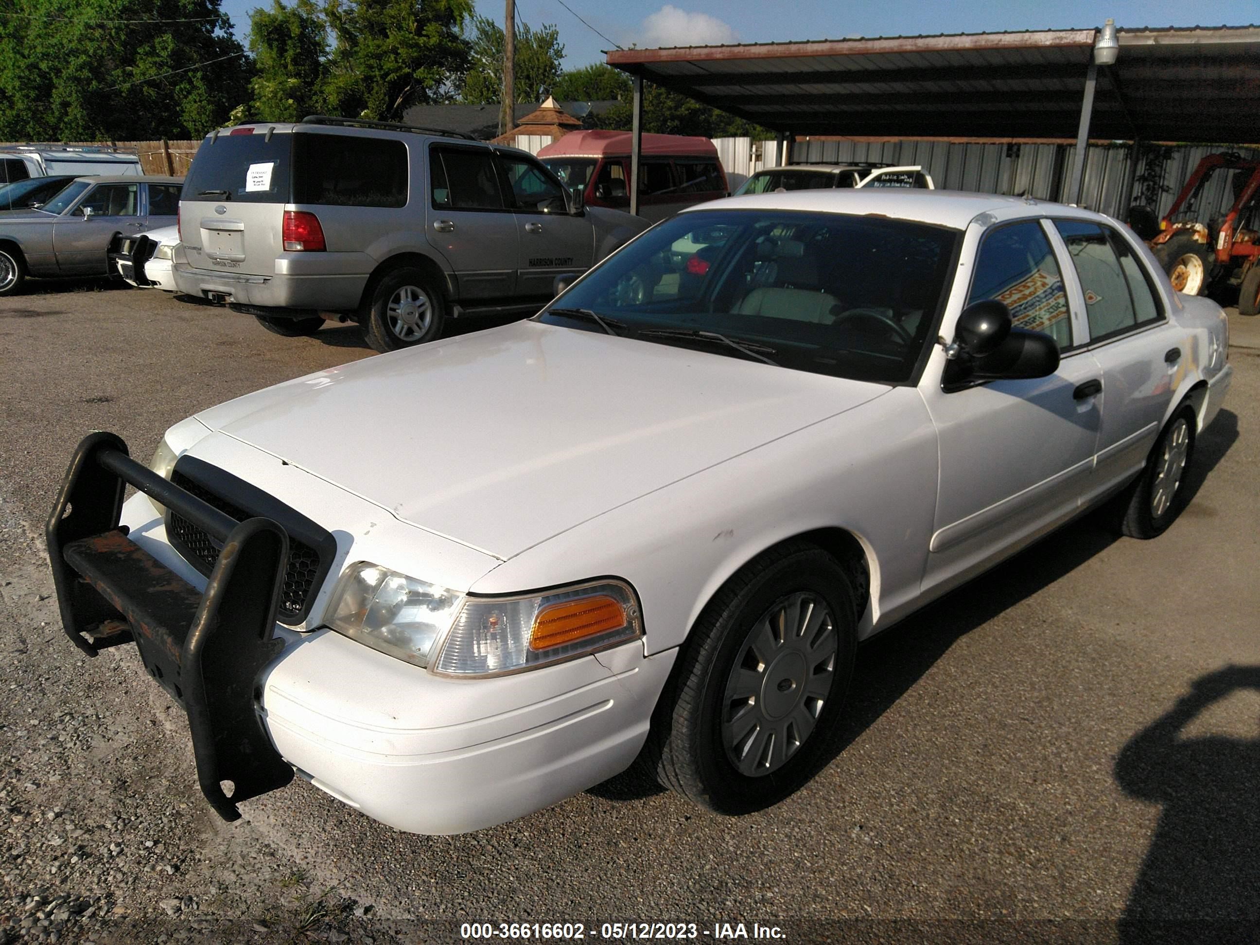 Photo 1 VIN: 2FAFP71W87X115805 - FORD CROWN VICTORIA 