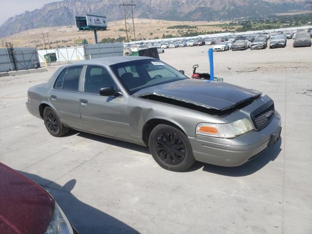 Photo 3 VIN: 2FAFP71W91X127274 - FORD CROWN VIC 