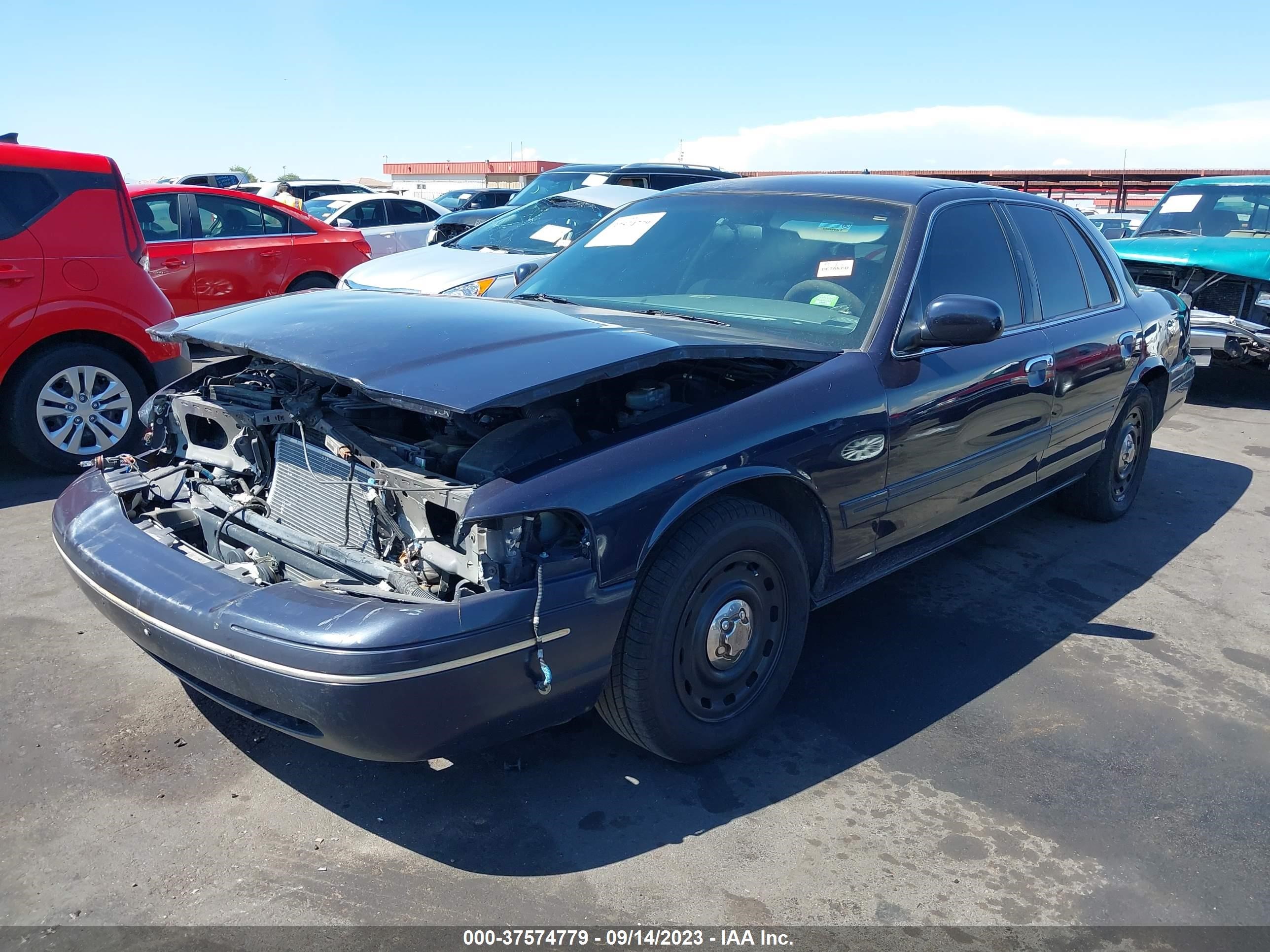 Photo 1 VIN: 2FAFP71W93X108520 - FORD CROWN VICTORIA 