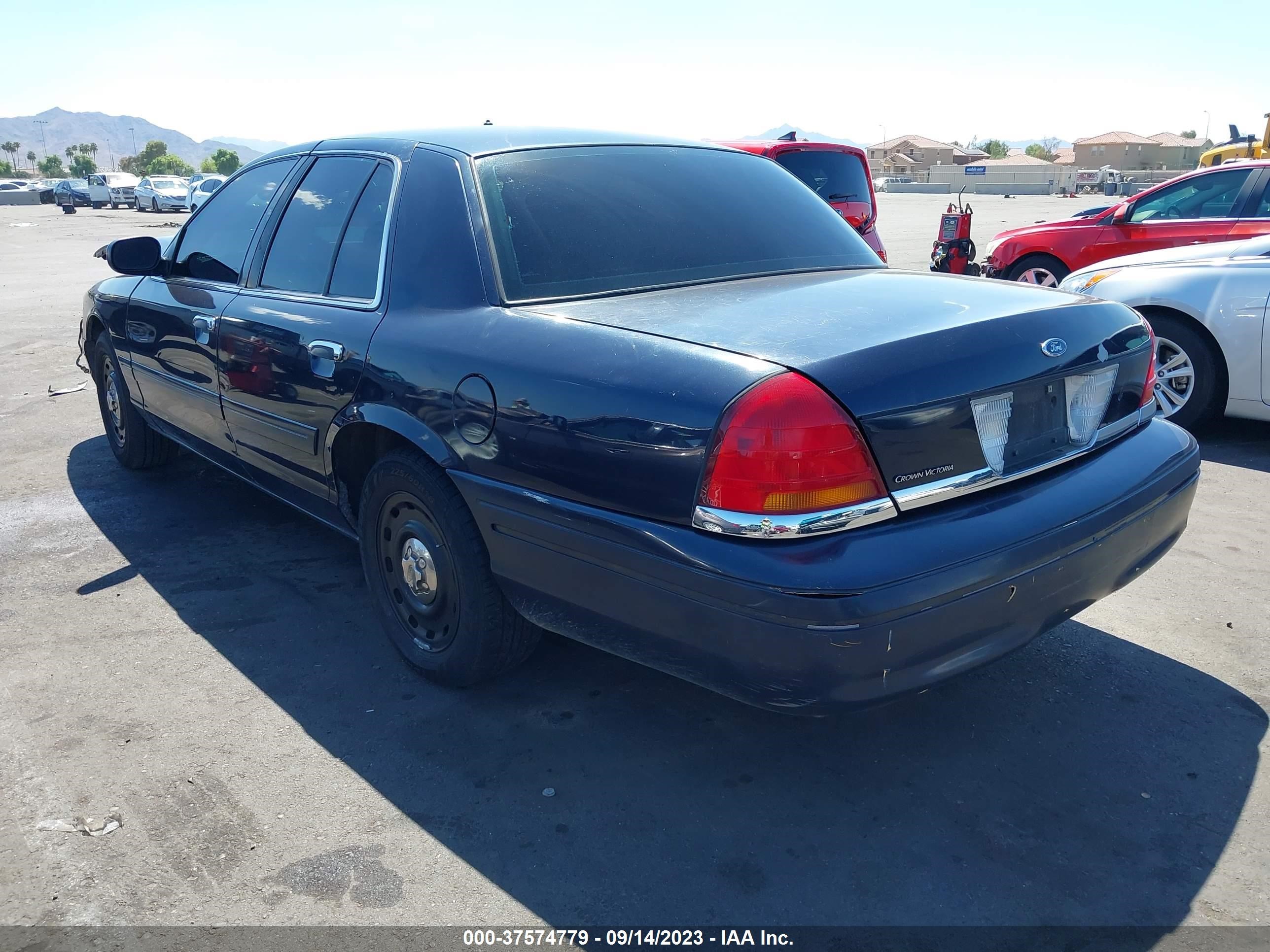 Photo 2 VIN: 2FAFP71W93X108520 - FORD CROWN VICTORIA 