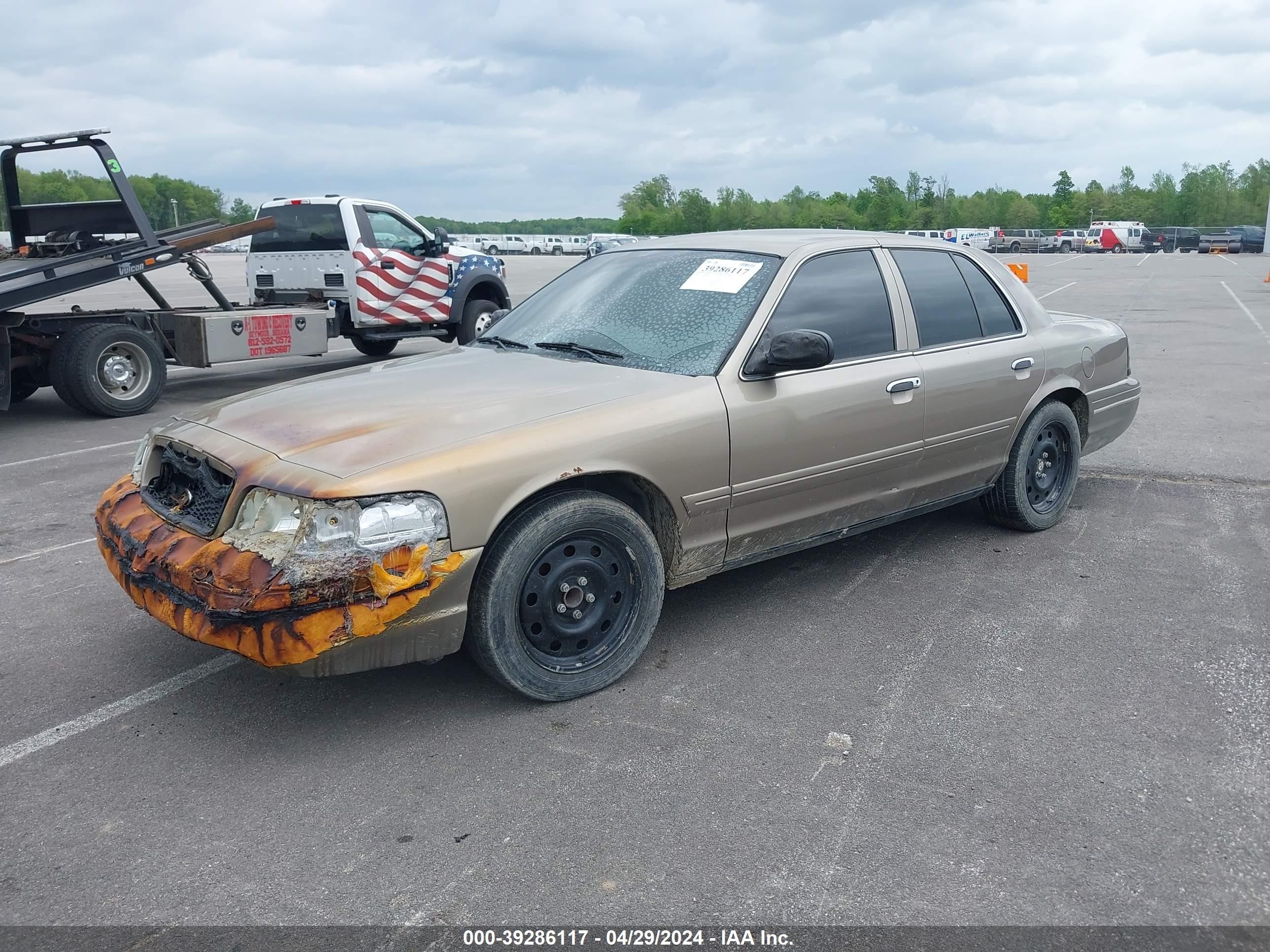 Photo 1 VIN: 2FAFP71W93X222453 - FORD CROWN VICTORIA 