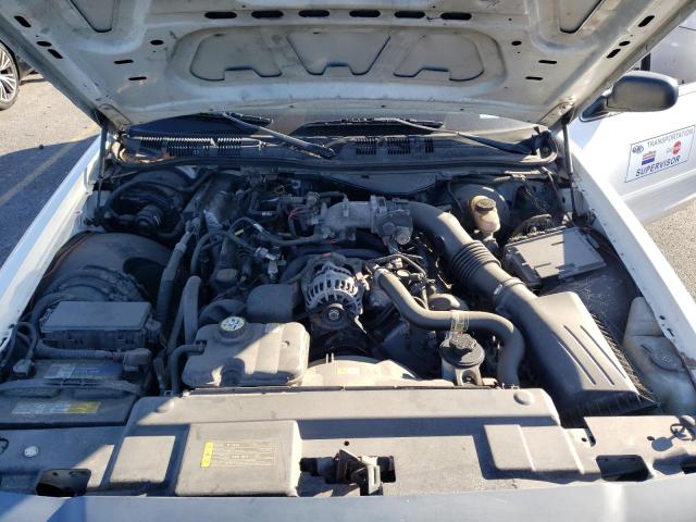 Photo 10 VIN: 2FAFP72V88X143272 - FORD CROWN VIC 