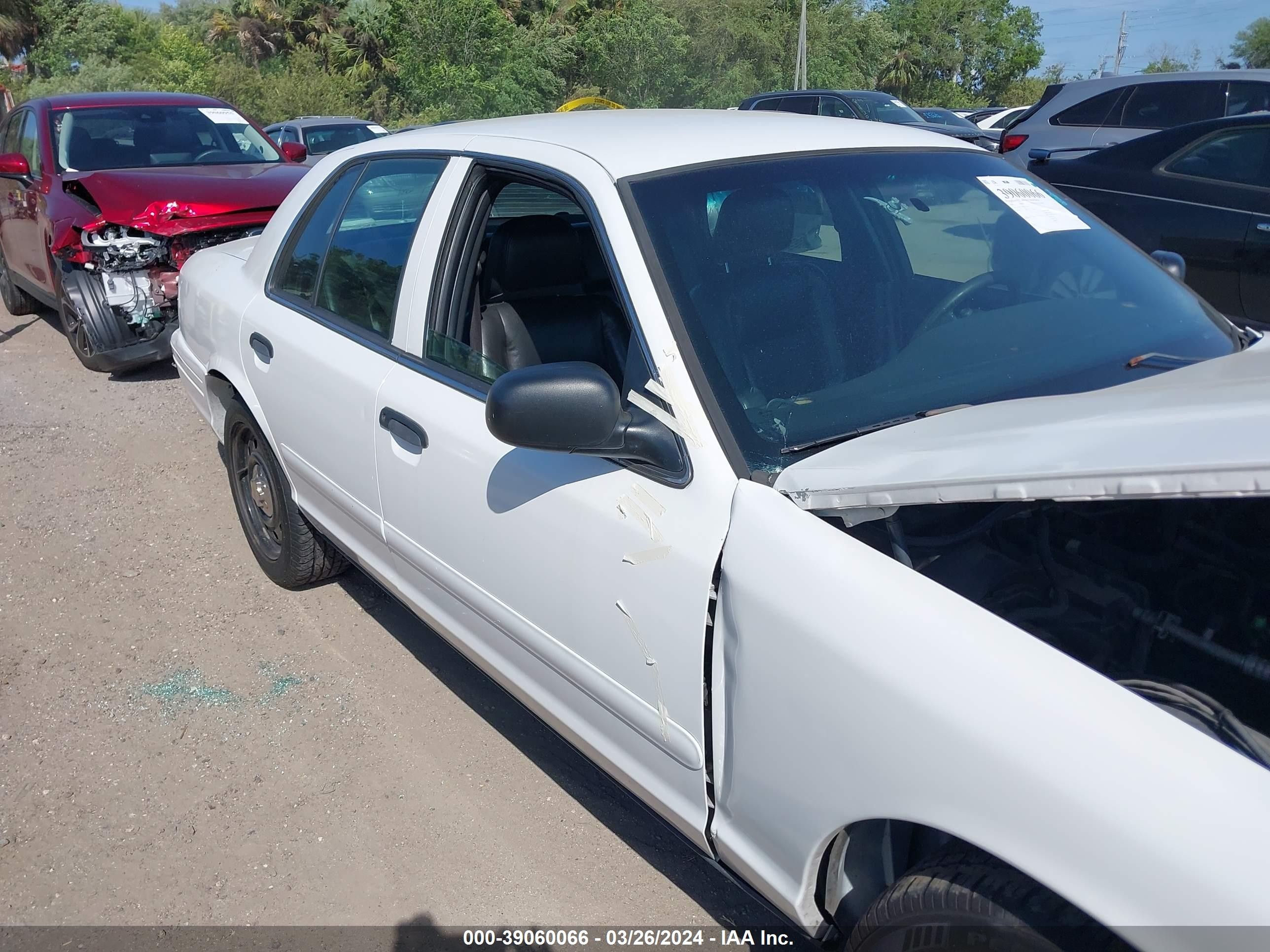 Photo 18 VIN: 2FAFP72W86X112318 - FORD CROWN VICTORIA 