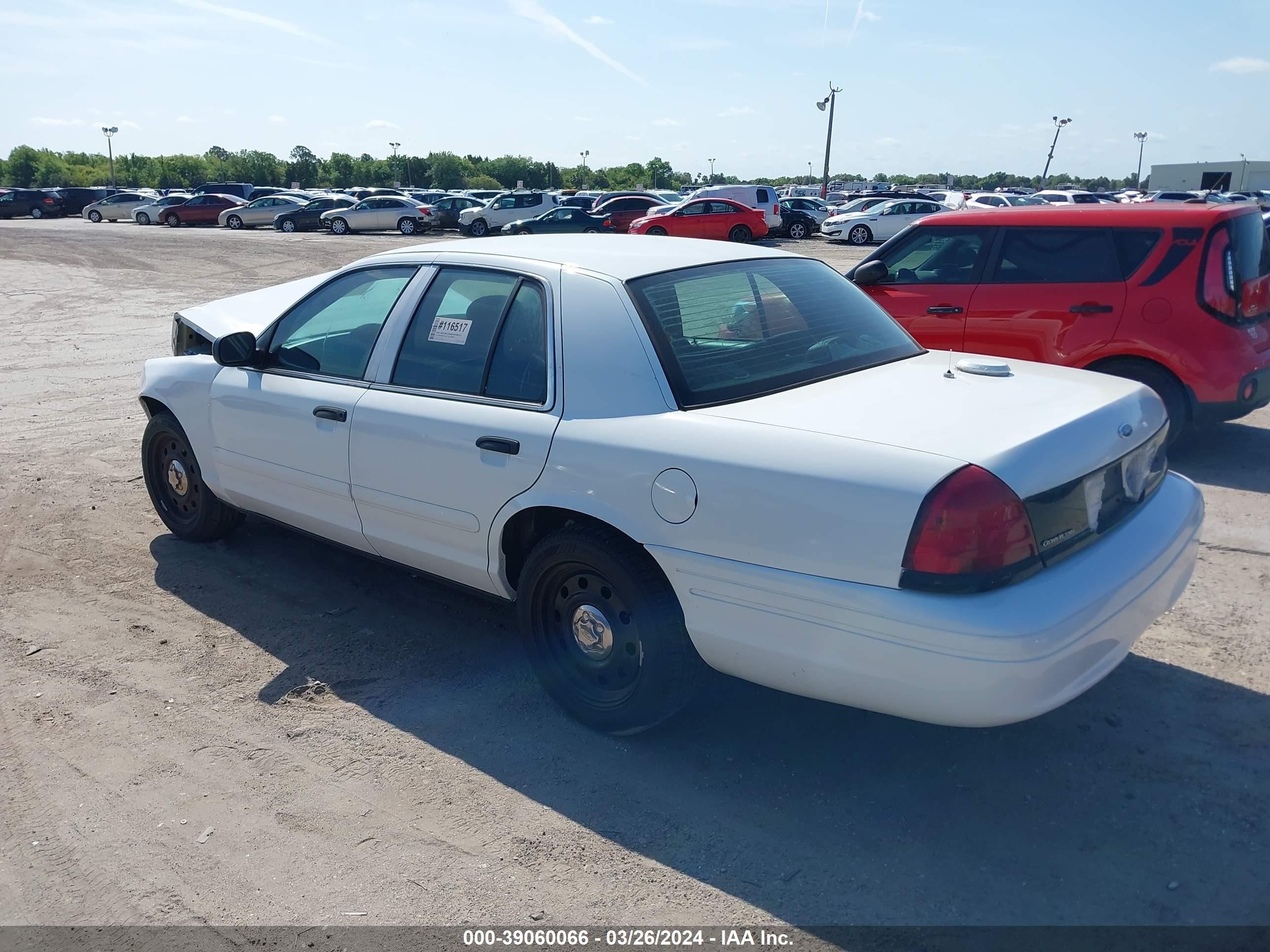 Photo 2 VIN: 2FAFP72W86X112318 - FORD CROWN VICTORIA 