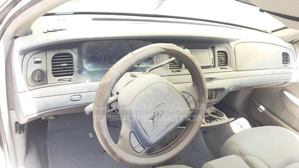 Photo 15 VIN: 2FAFP72W9XX227981 - FORD CROWN VICTORIA 