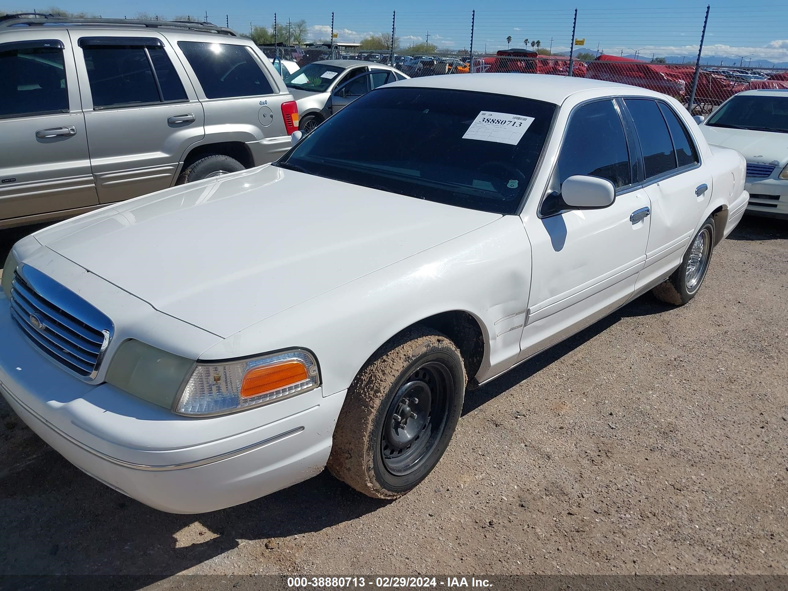 Photo 1 VIN: 2FAFP73W0WX125126 - FORD CROWN VICTORIA 