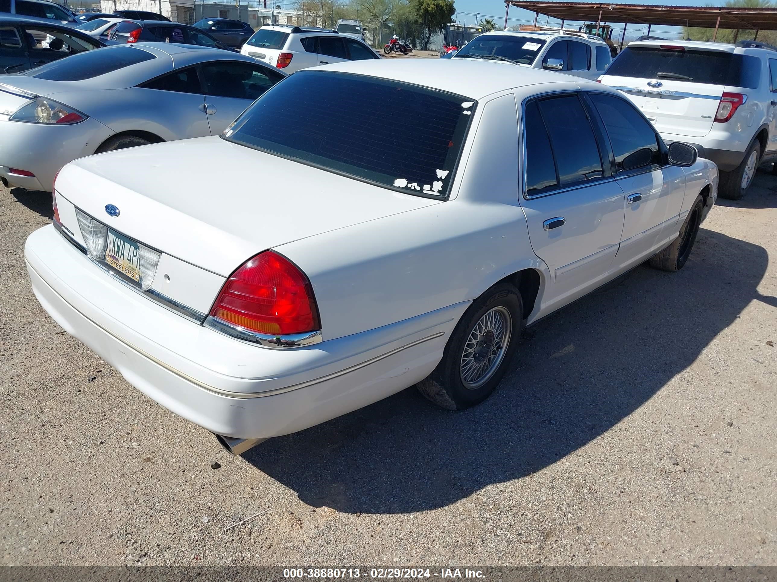 Photo 3 VIN: 2FAFP73W0WX125126 - FORD CROWN VICTORIA 